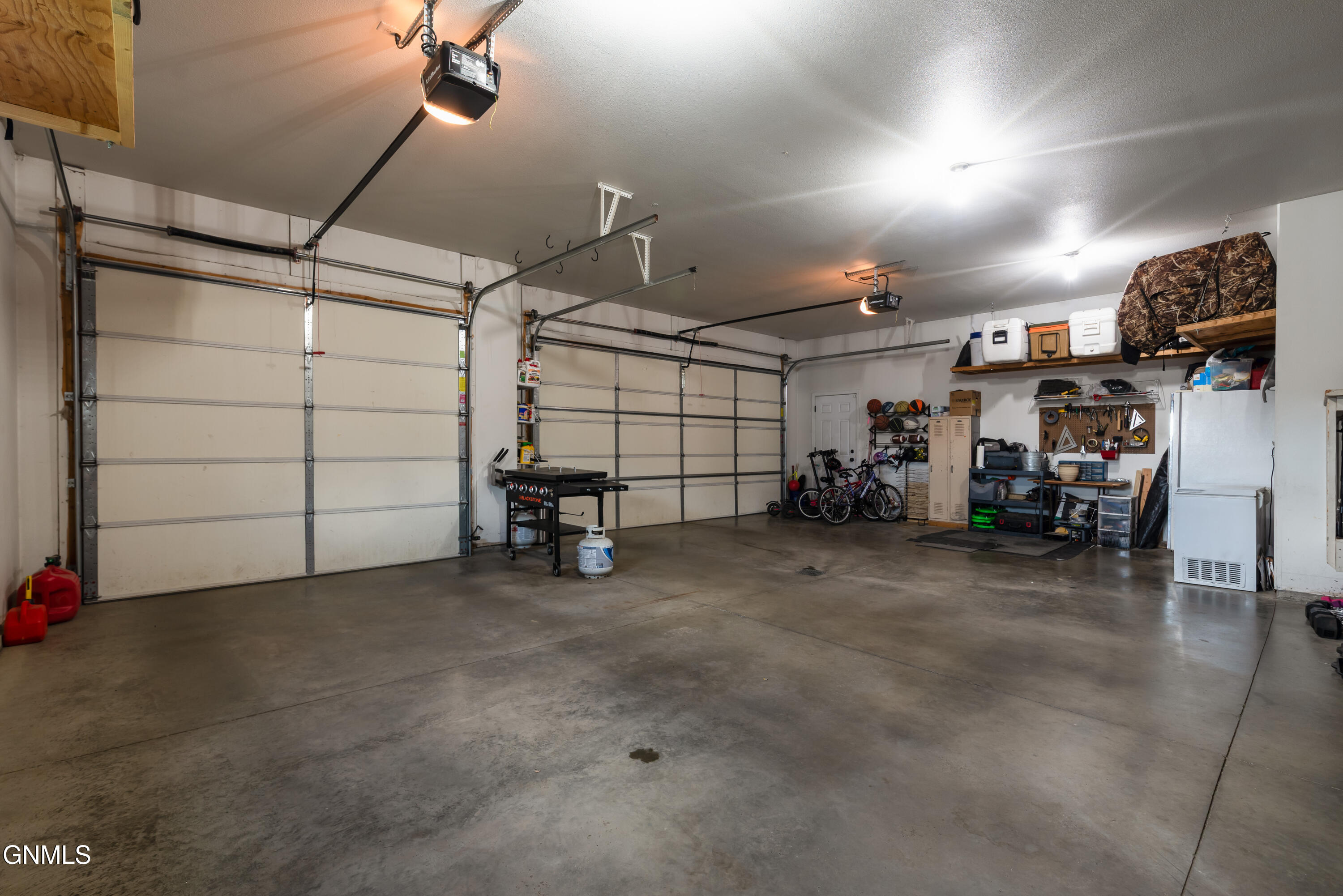 property viewer photo 25