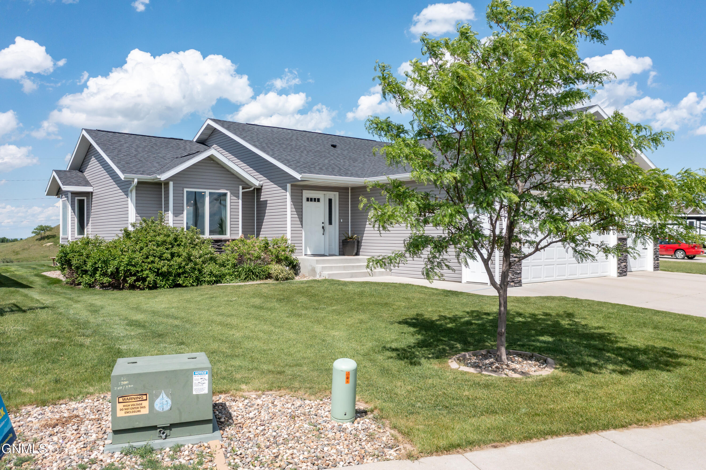 property viewer photo 35
