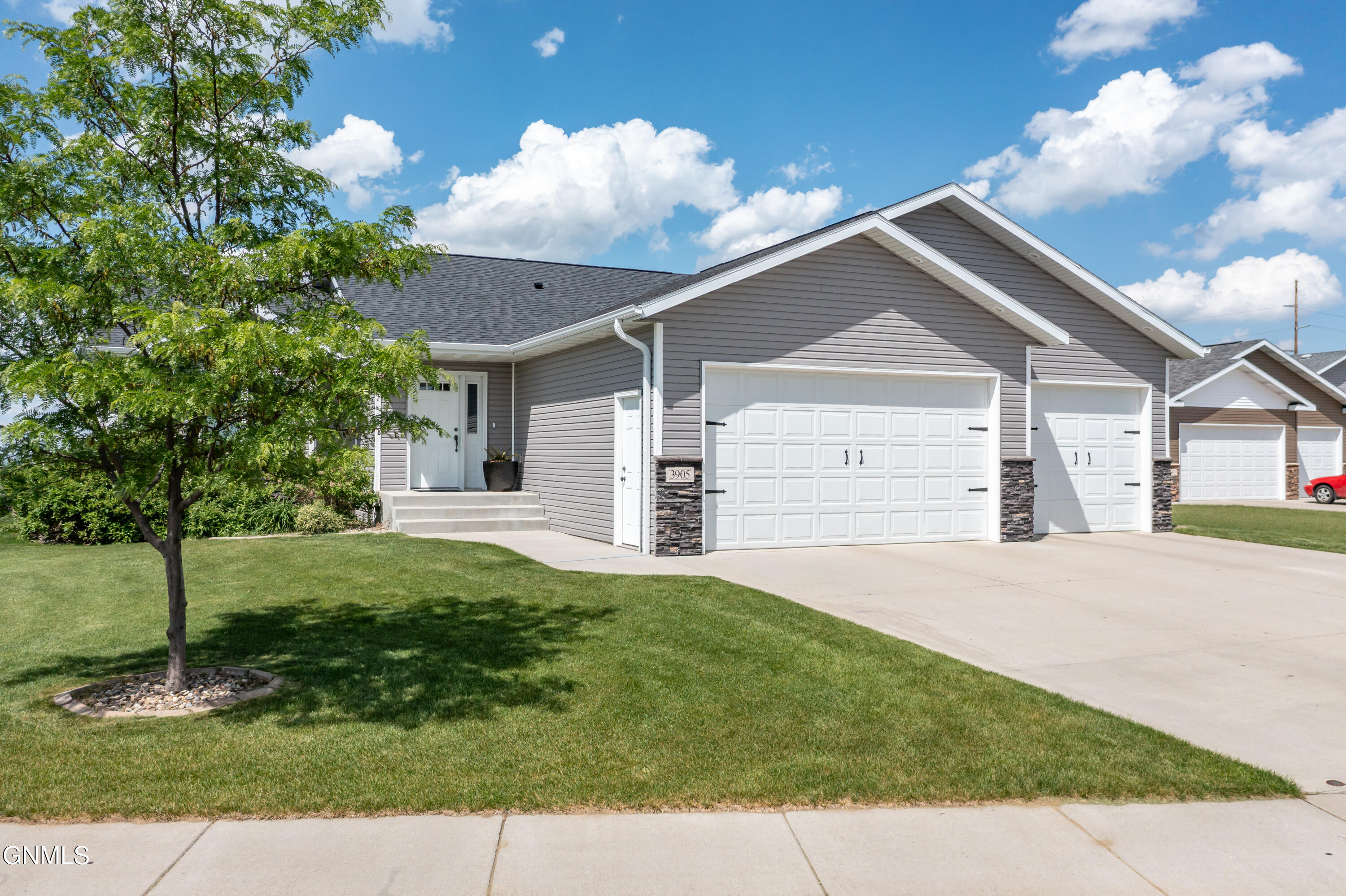 property viewer photo 36