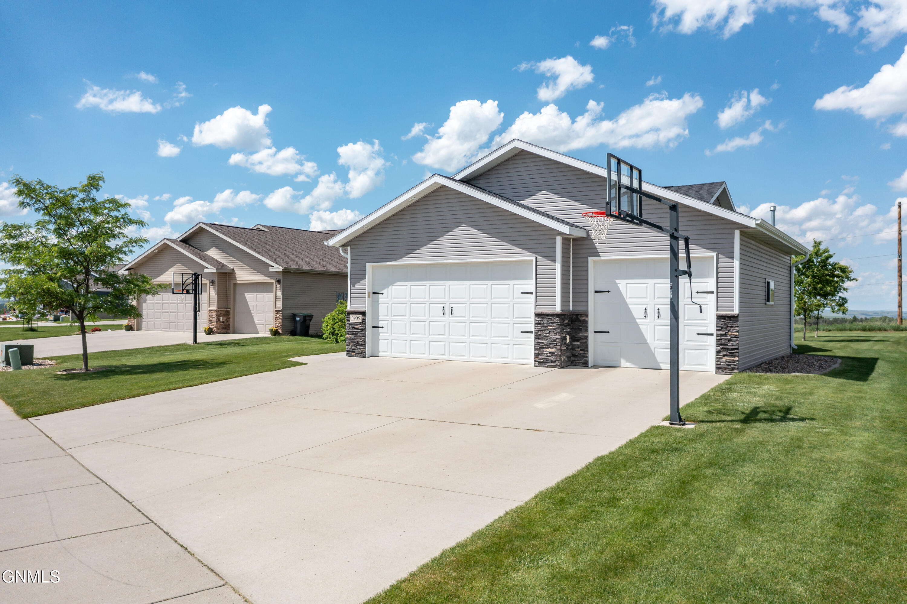 property viewer photo 37