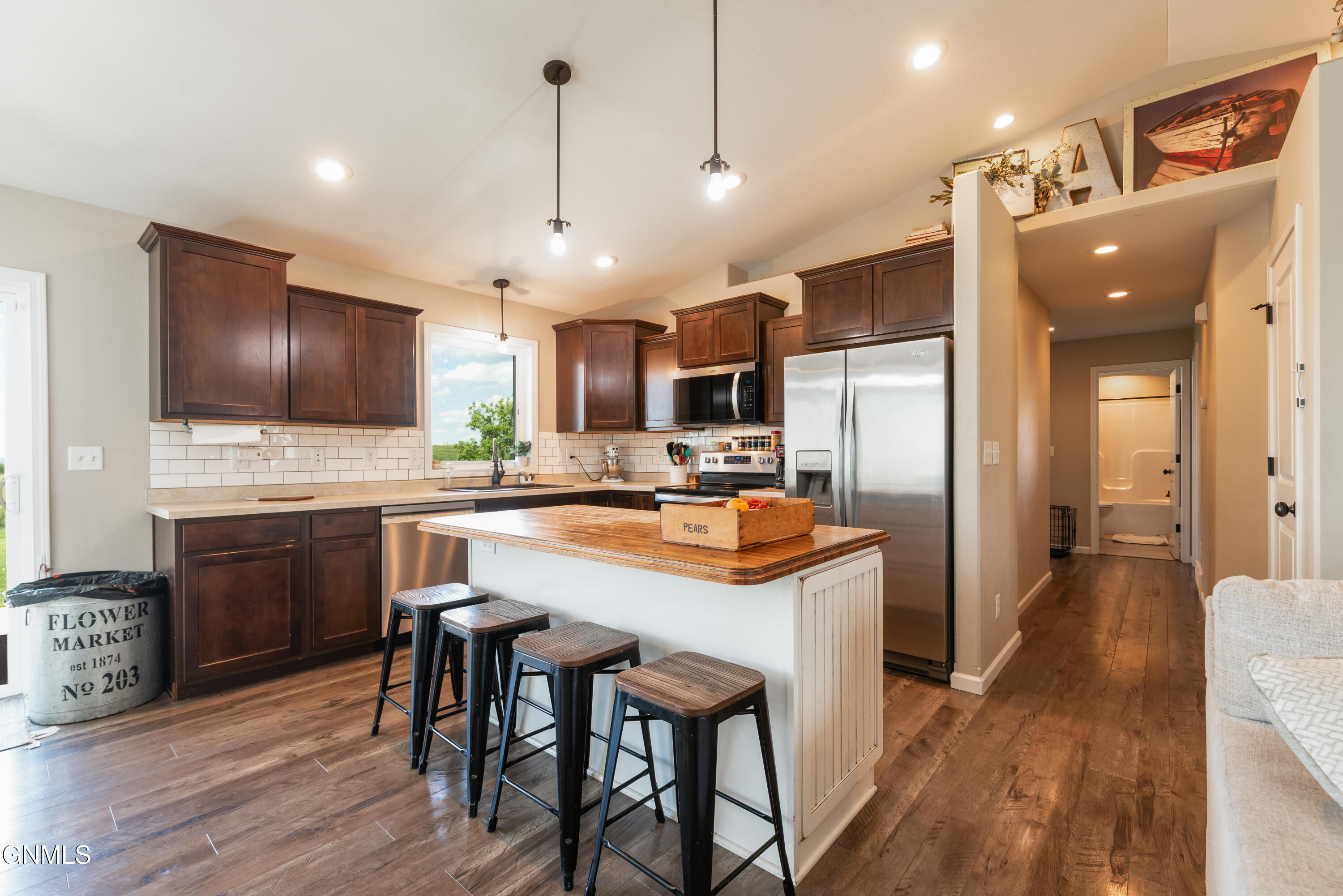 property viewer photo 6