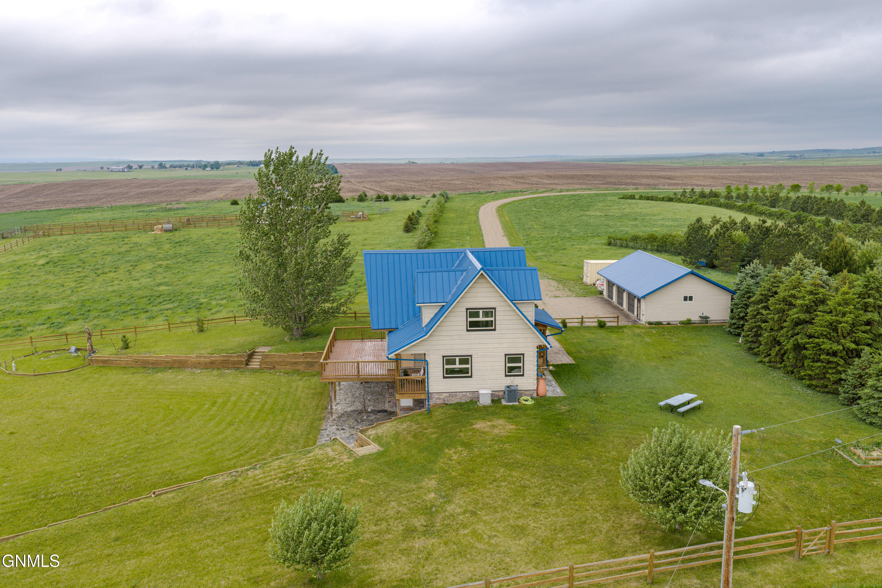 main property photo 3