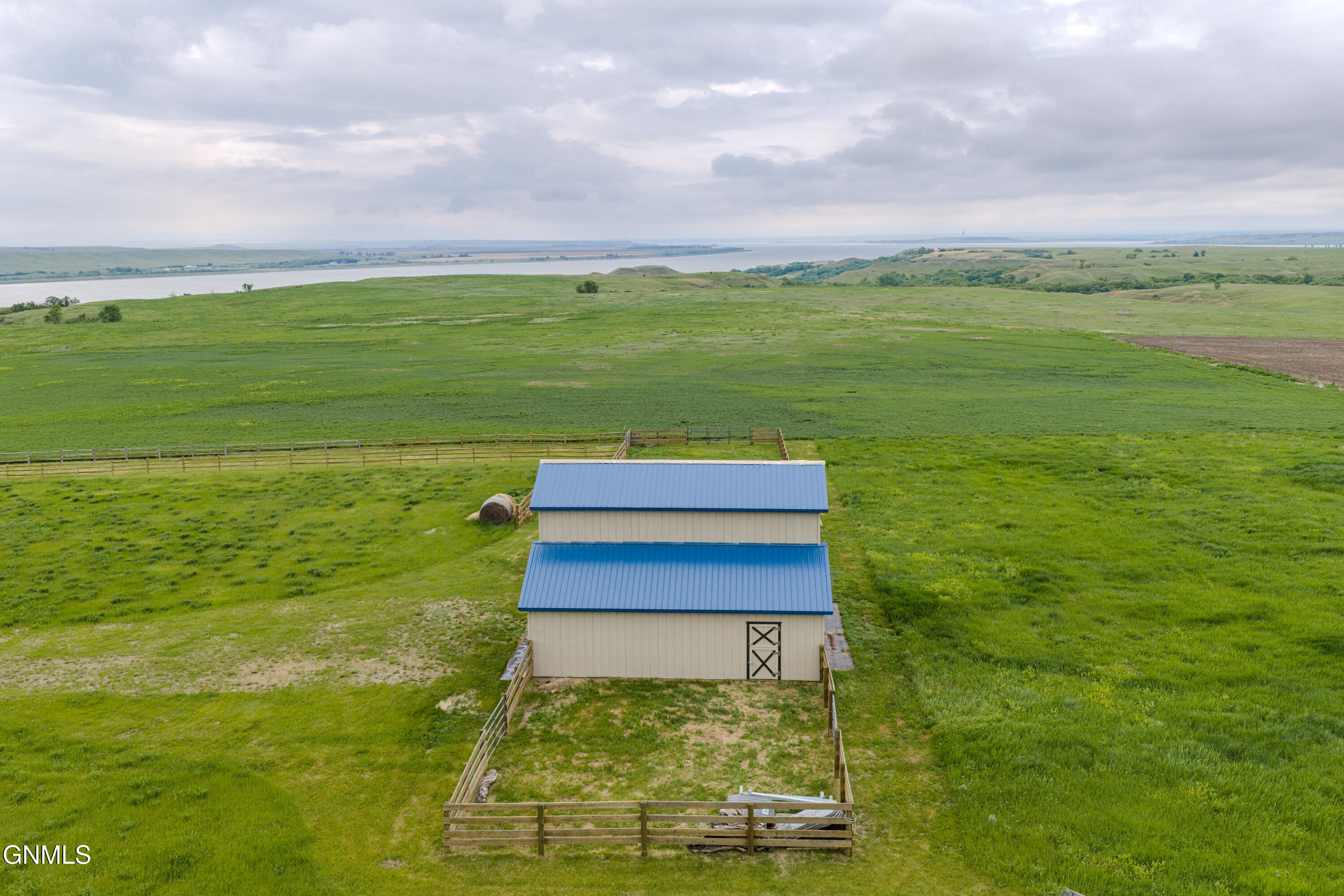main property photo 73