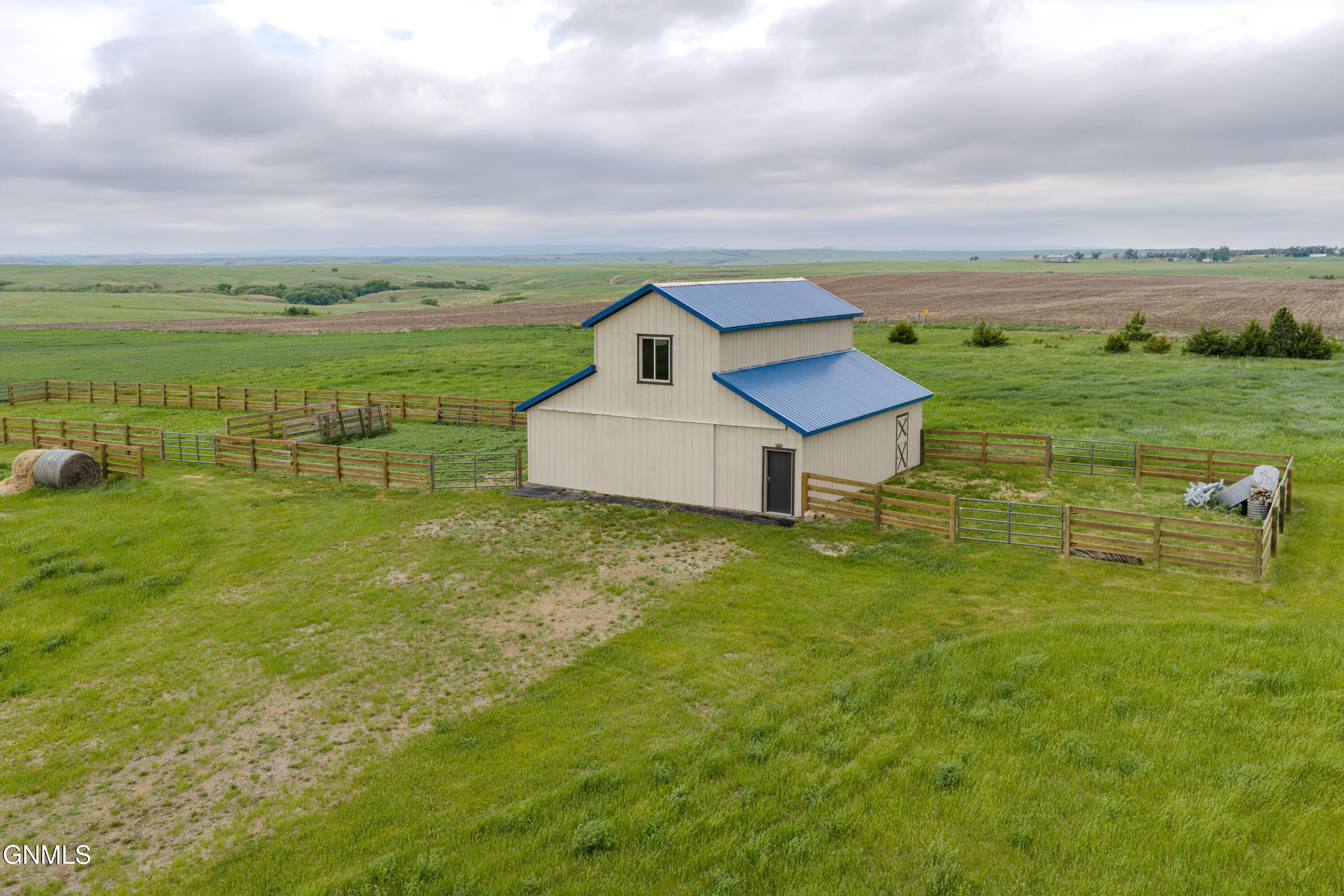 main property photo 74