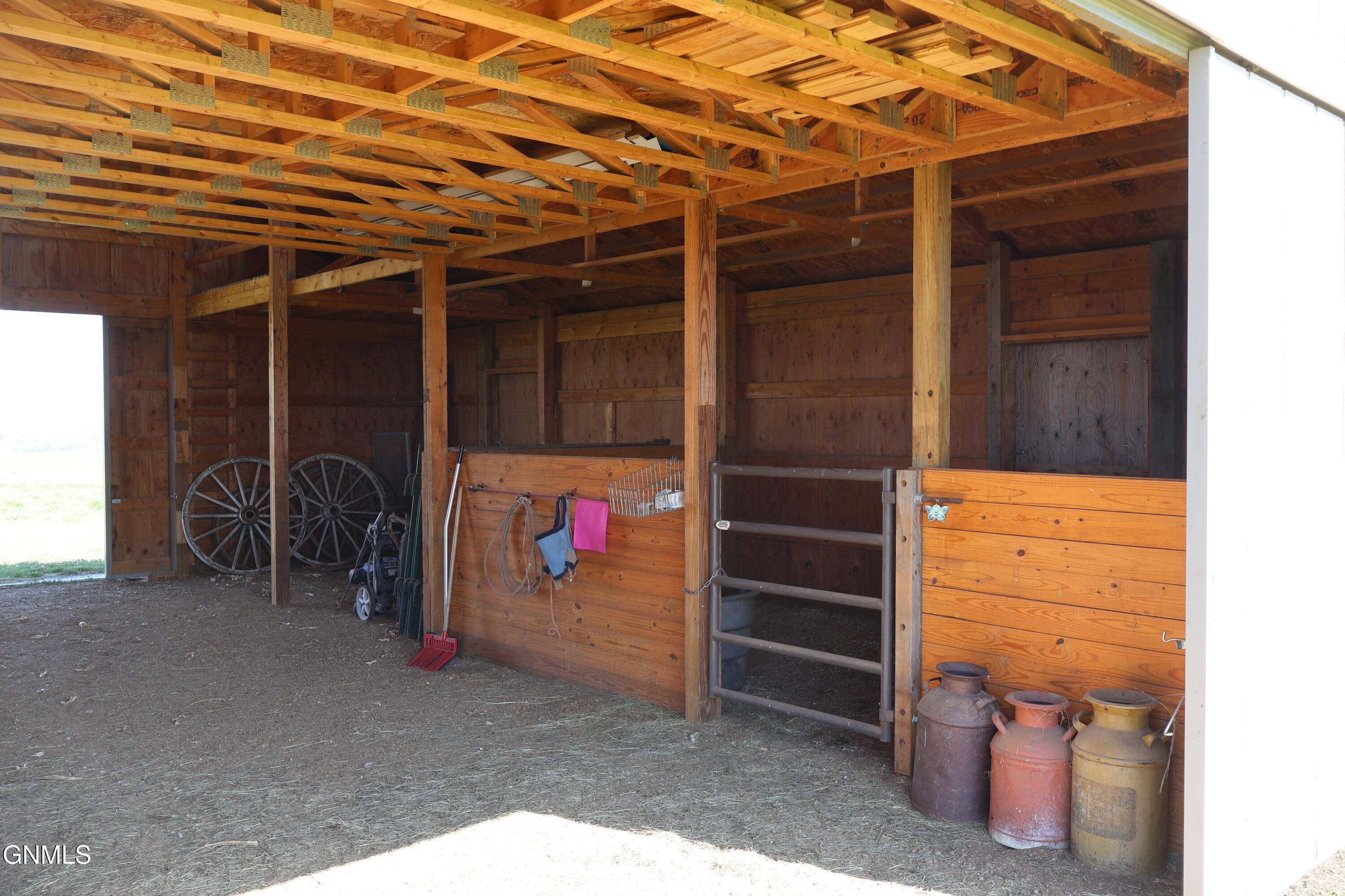 main property photo 77