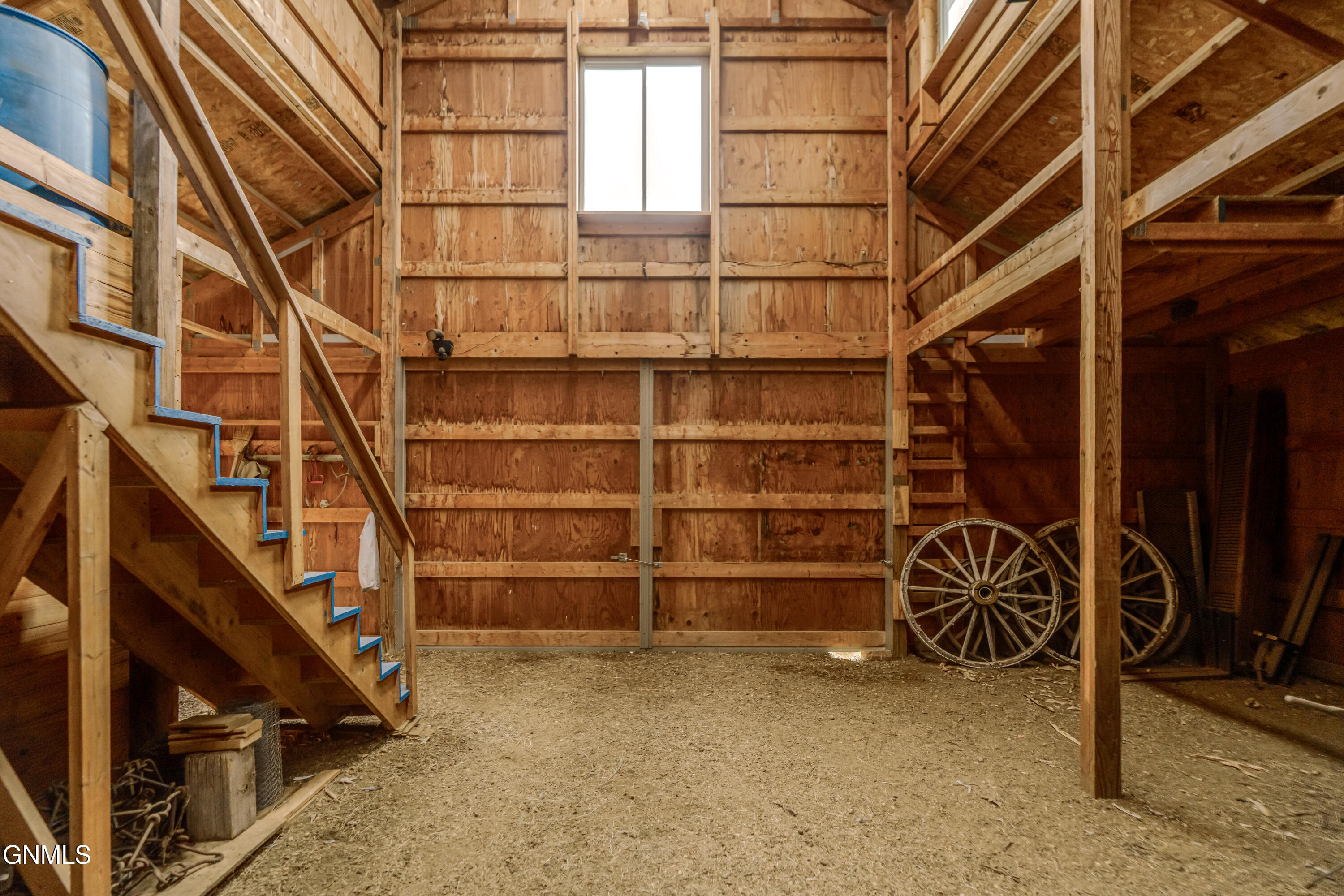 main property photo 81