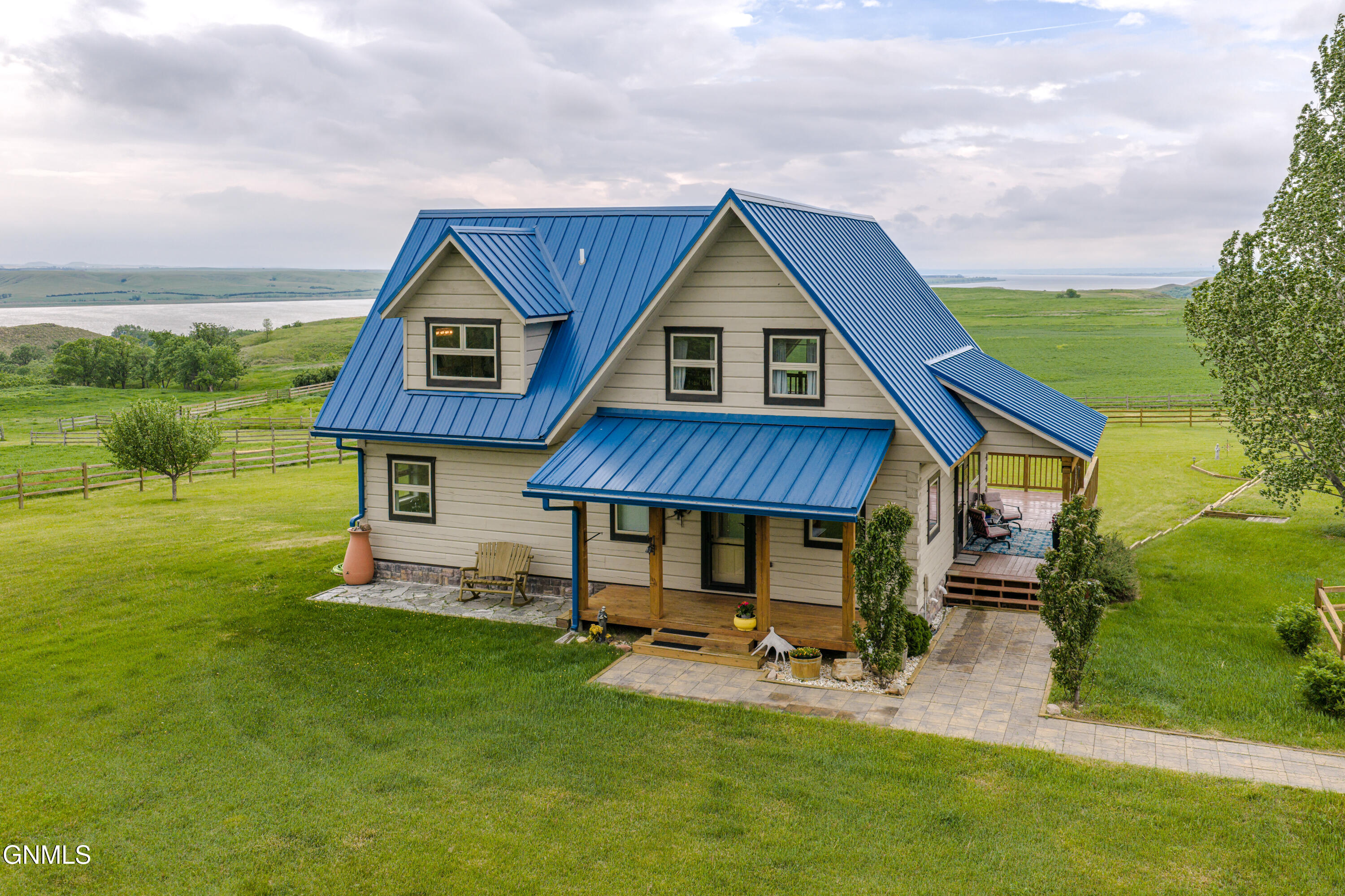 main property photo 9