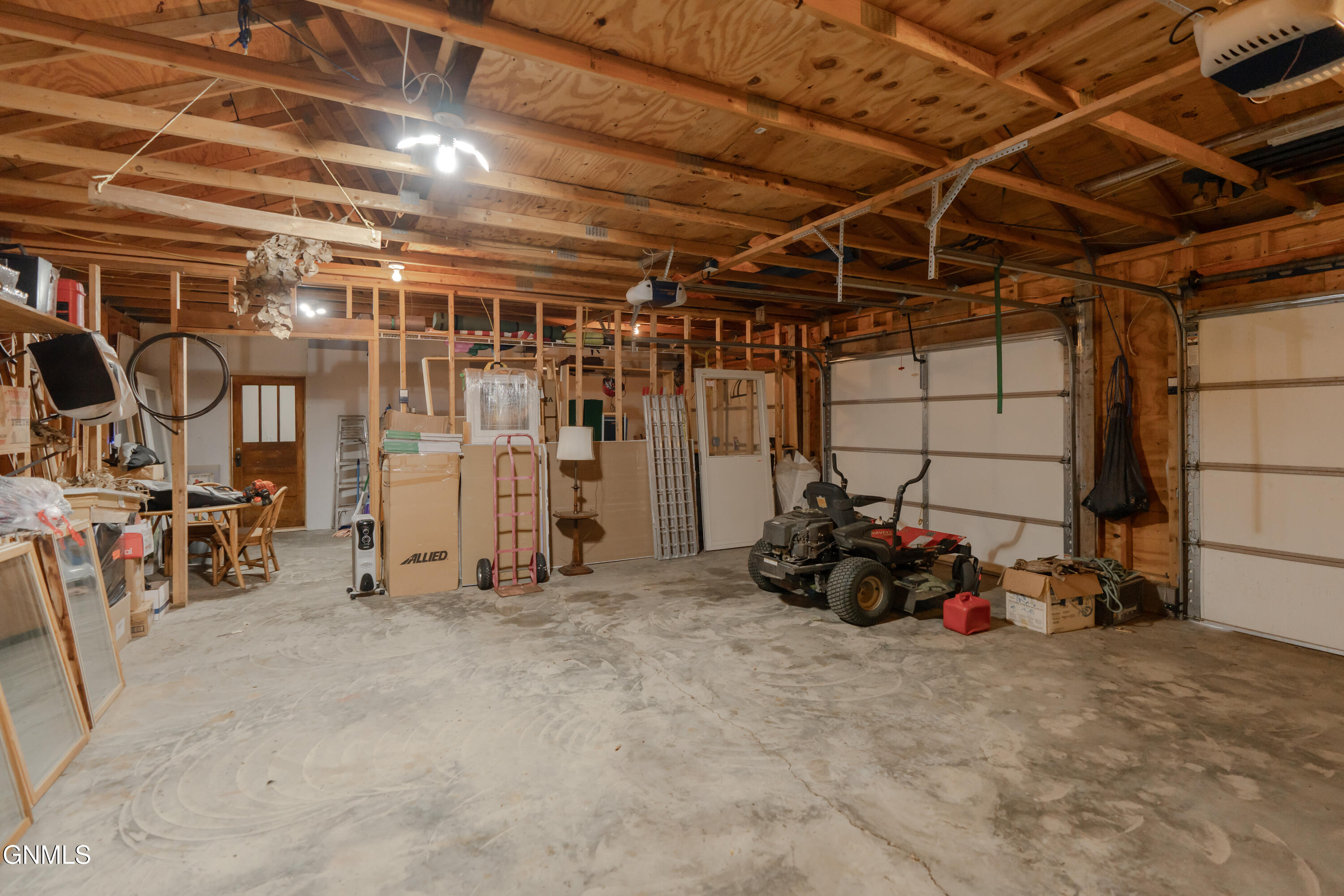 main property photo 90