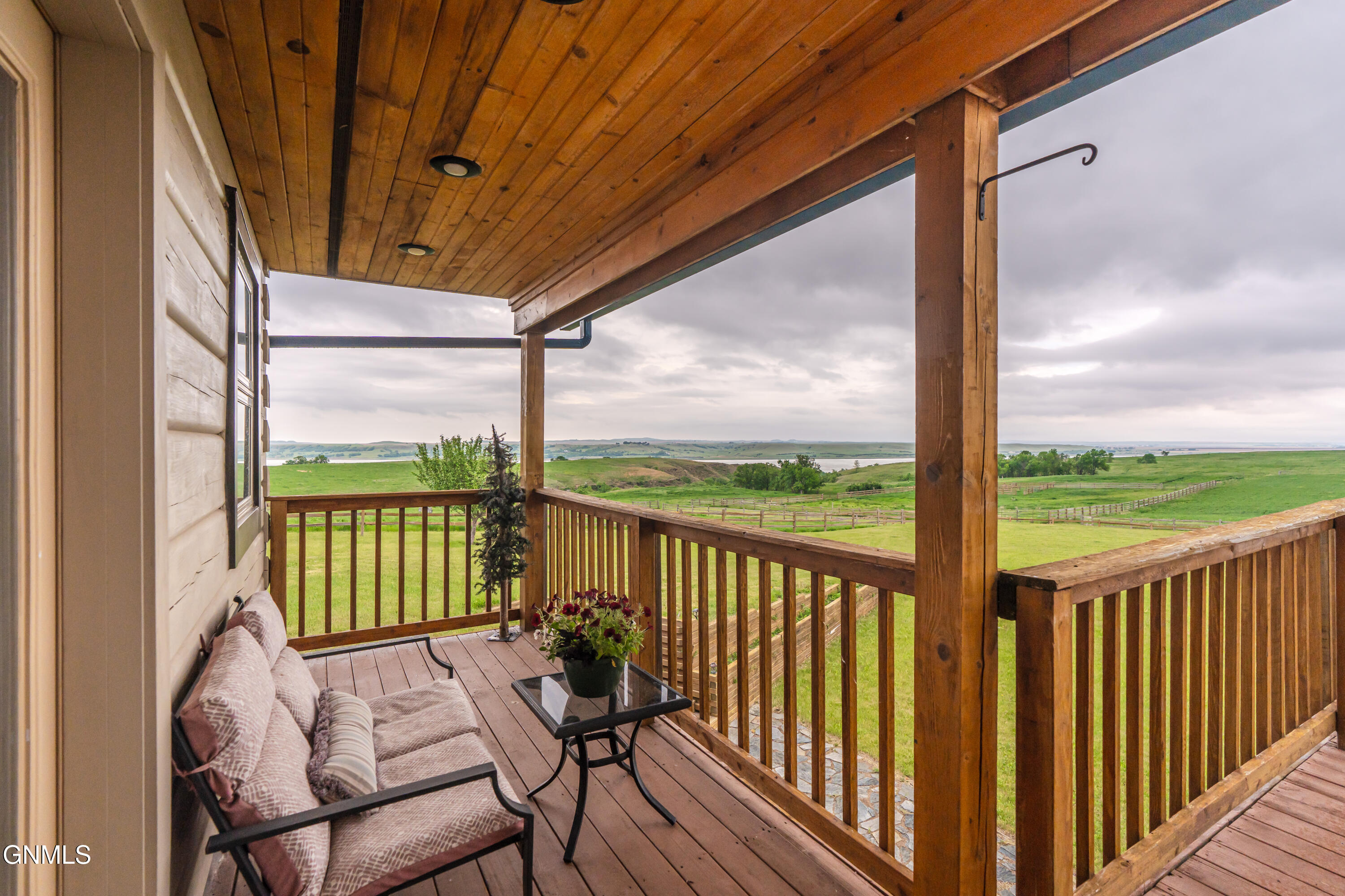 main property photo 99
