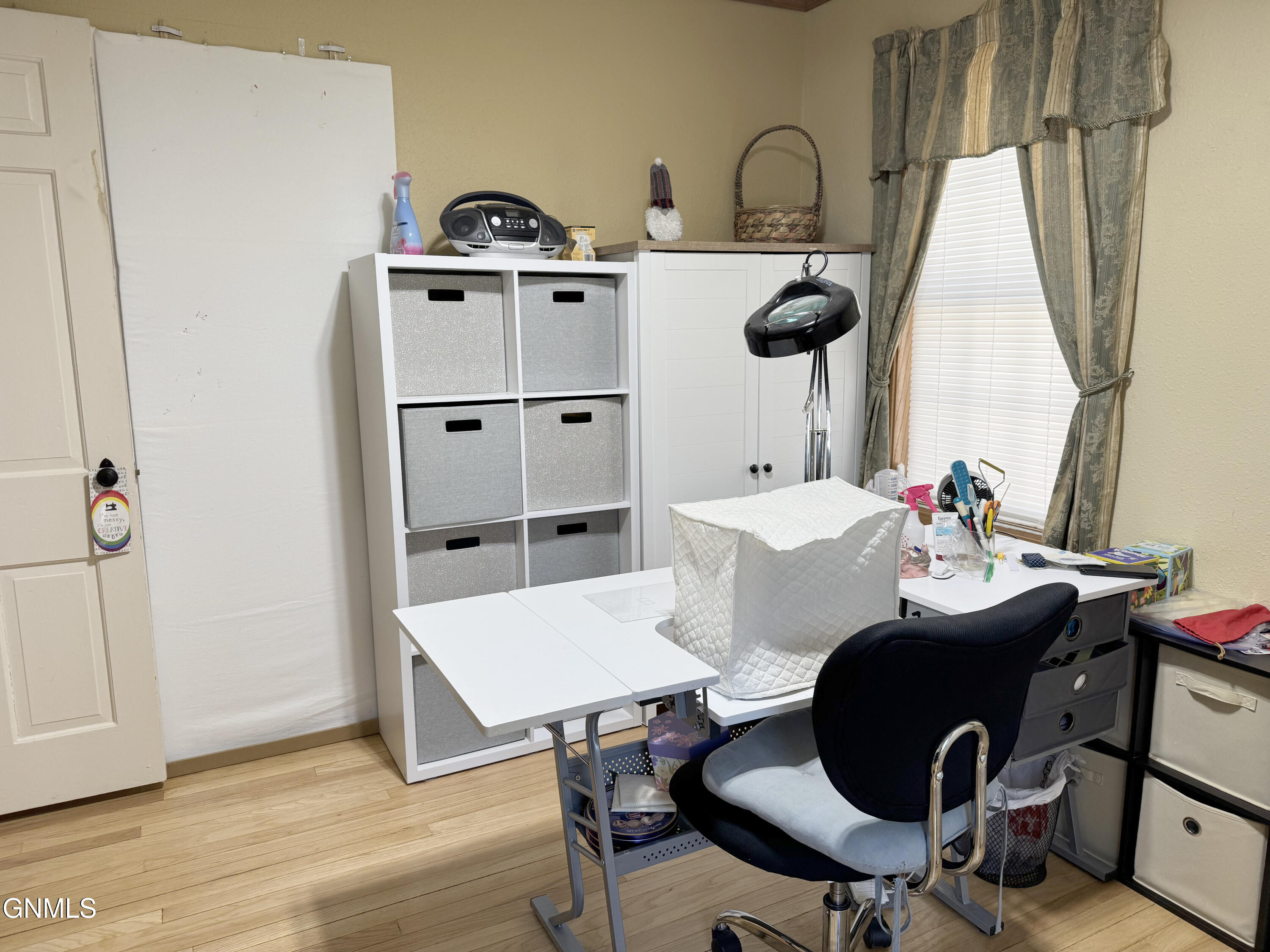 property viewer photo 20