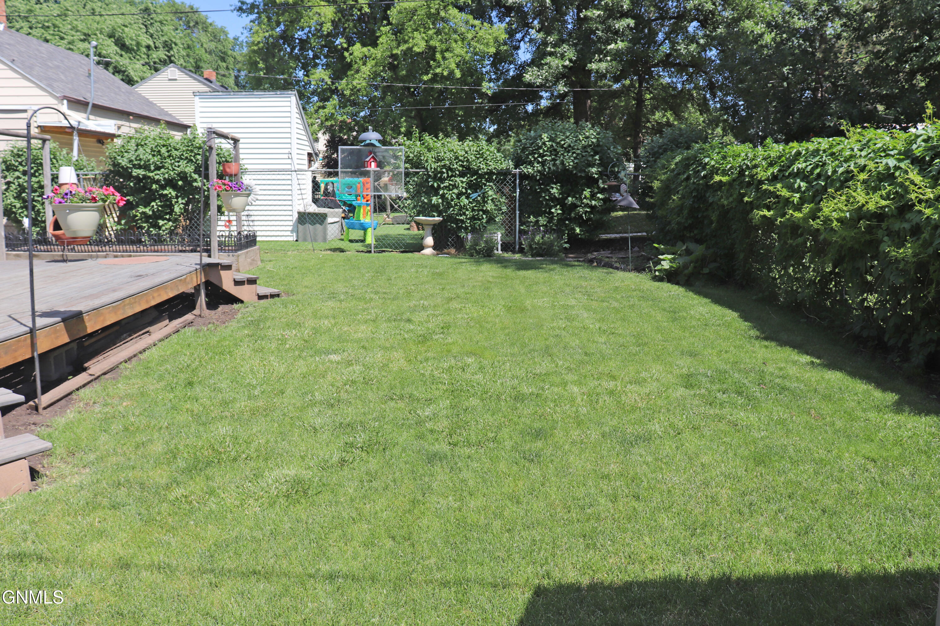 property viewer photo 35
