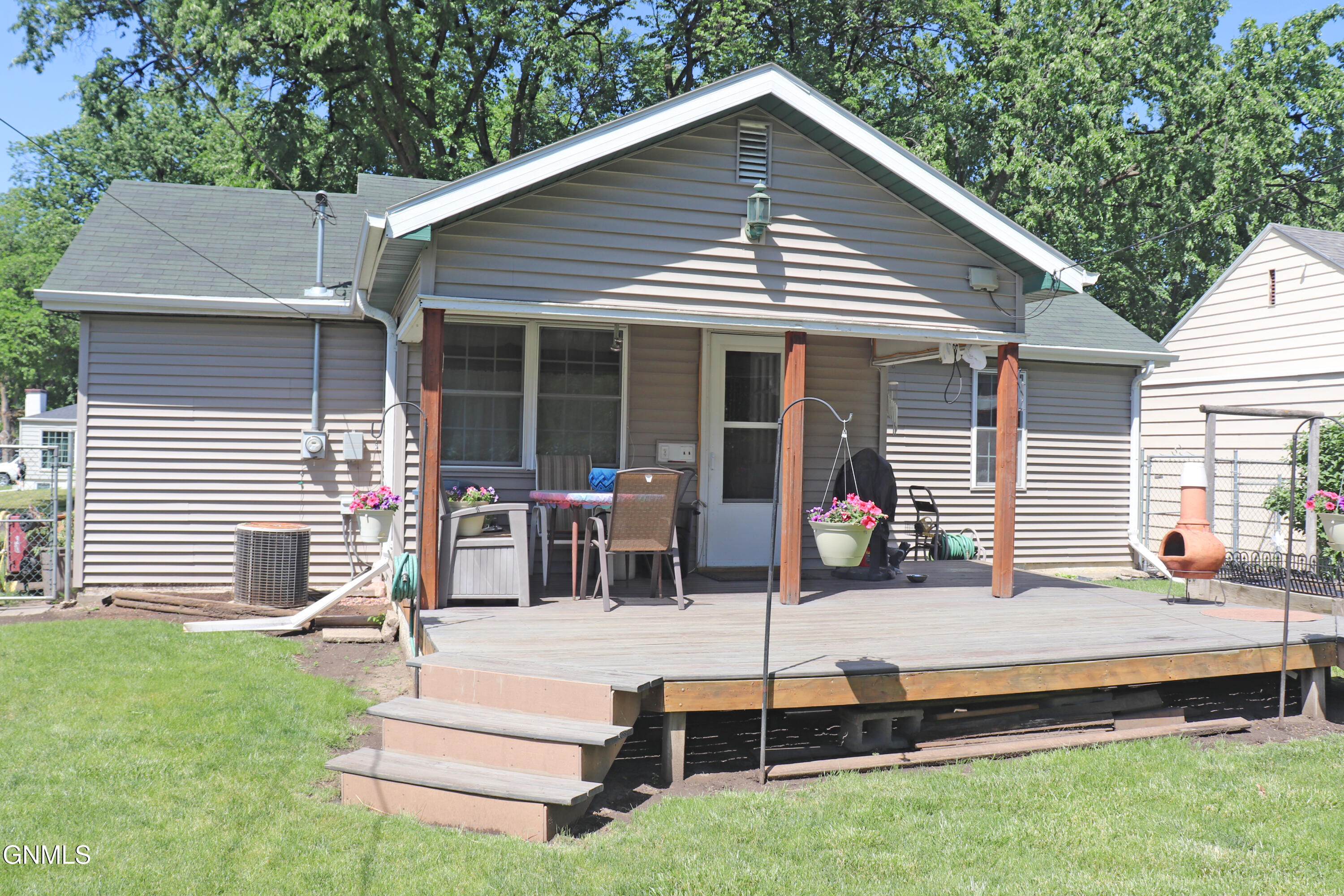 property viewer photo 36