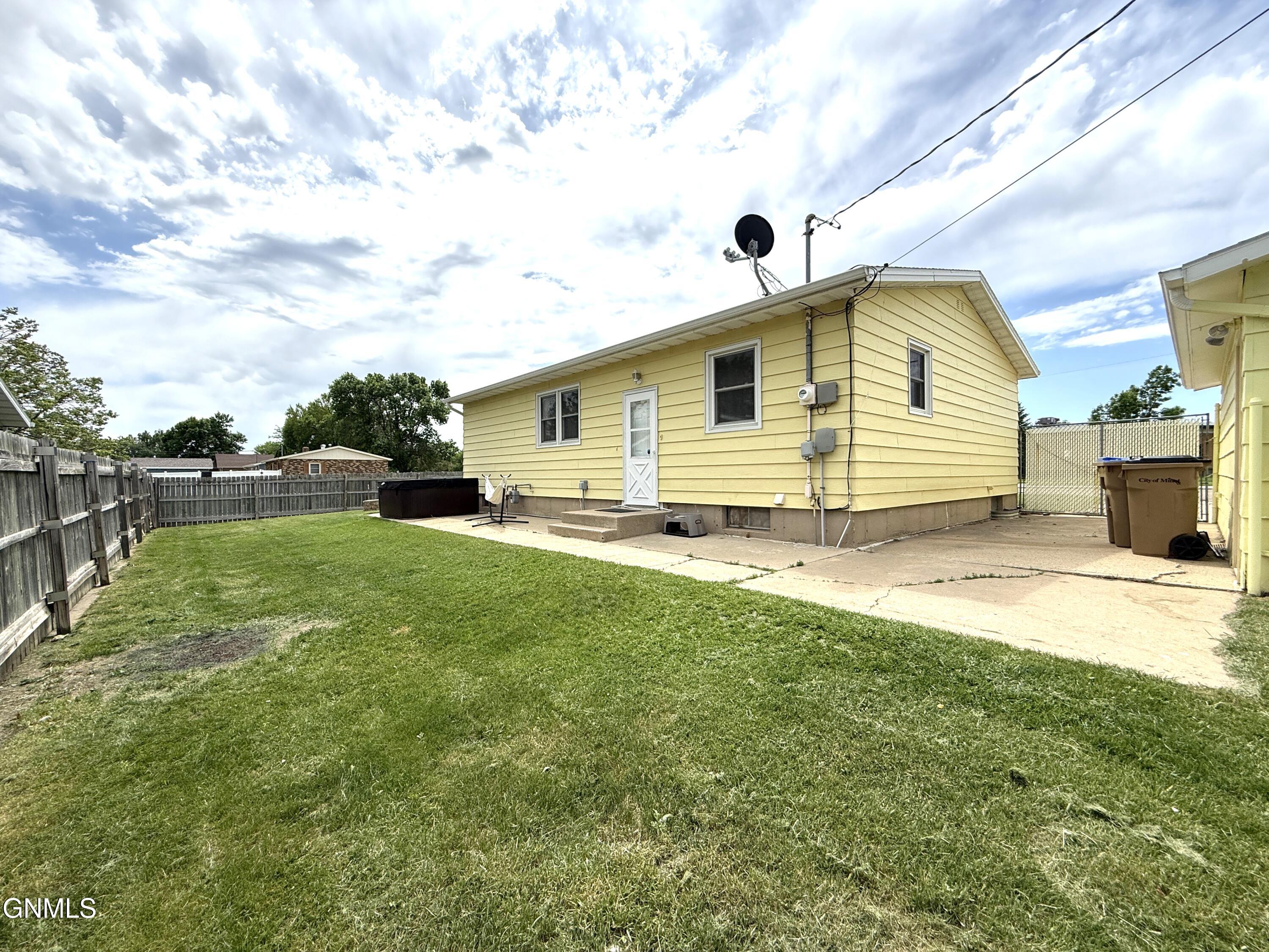 main property photo 27