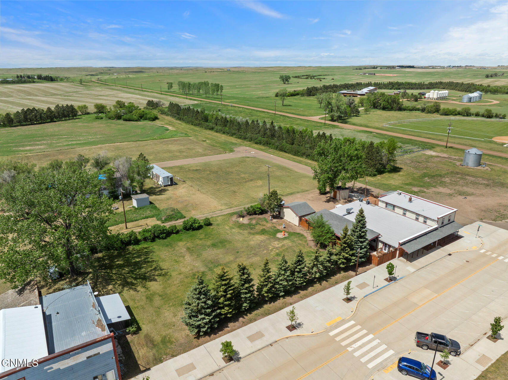 main property photo 28