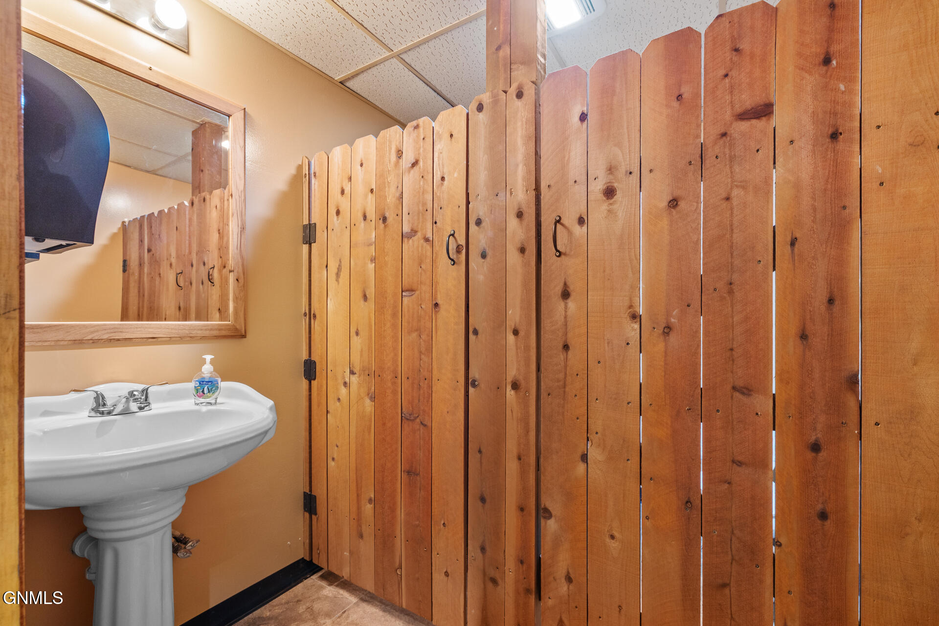 main property photo 48