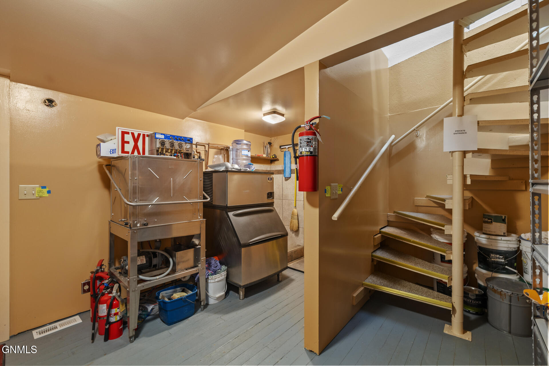 main property photo 54