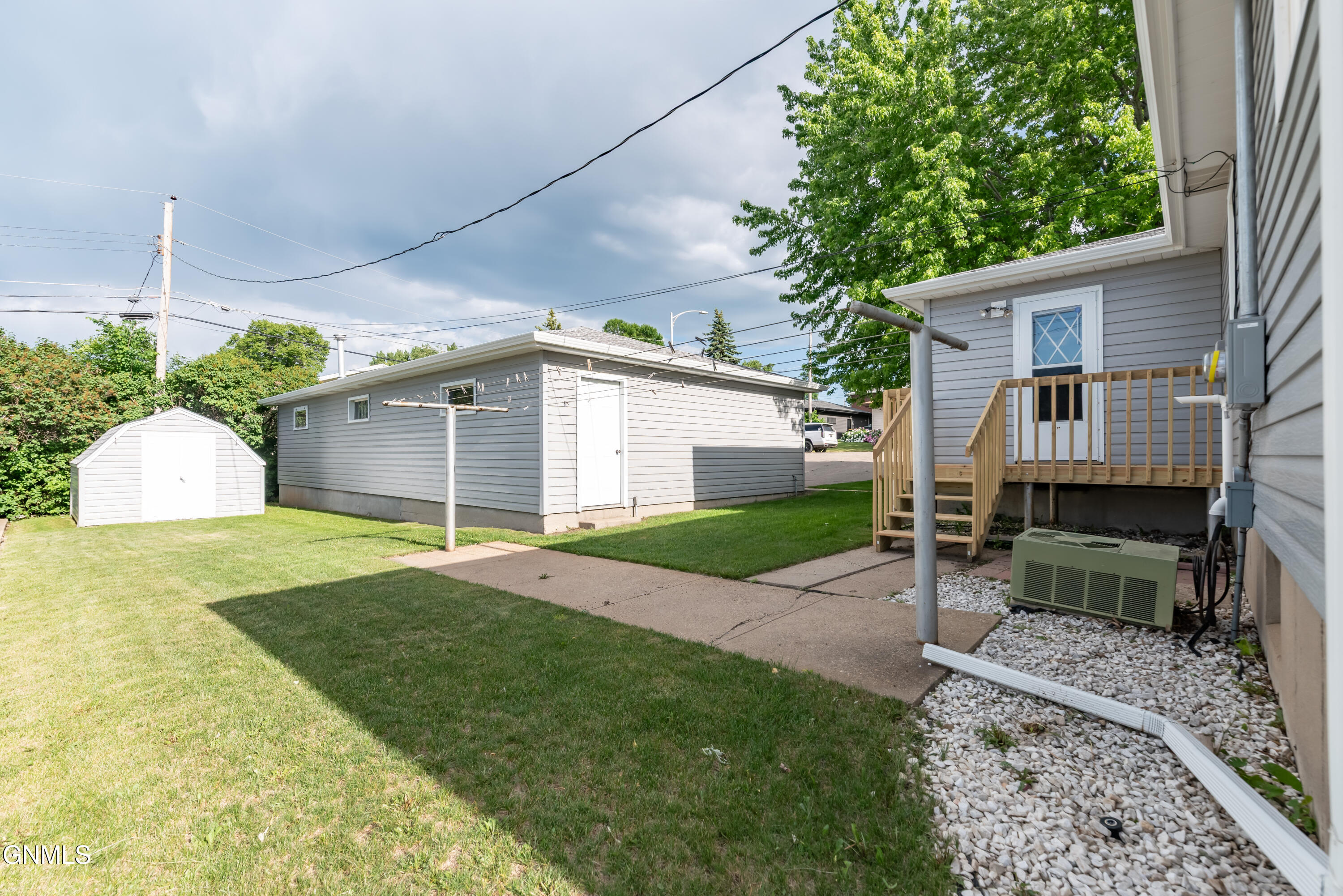 main property photo 5