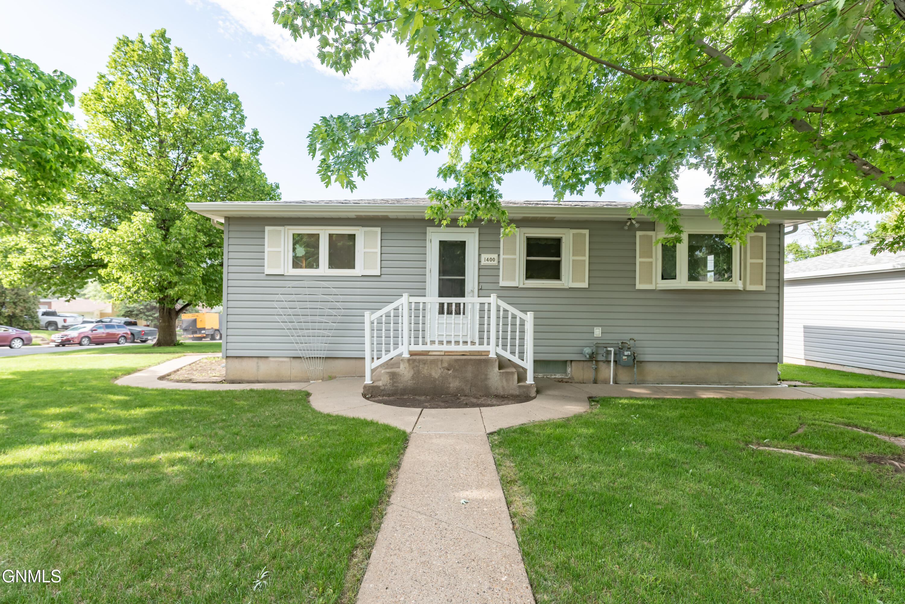 main property photo 6