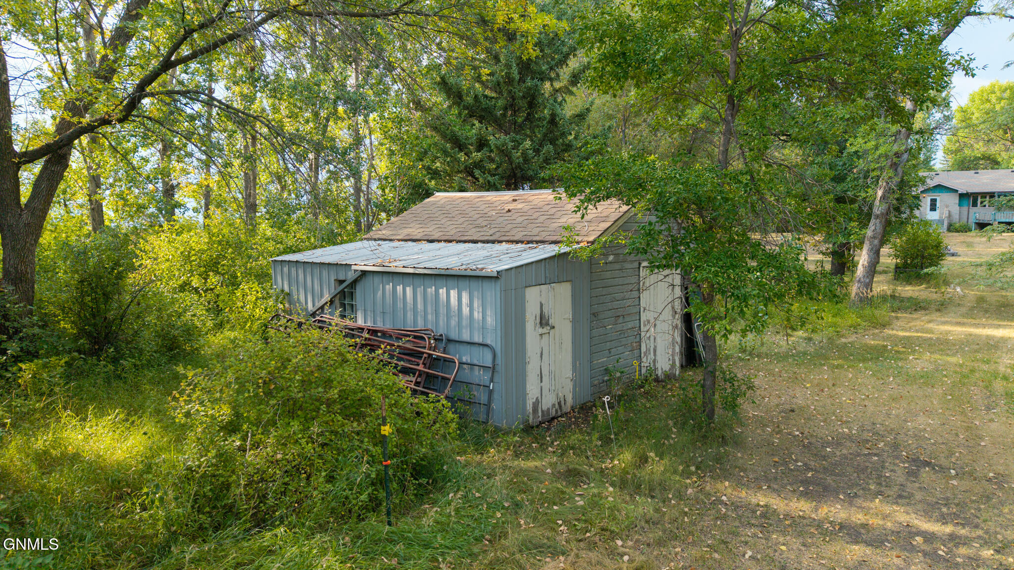 main property photo 10