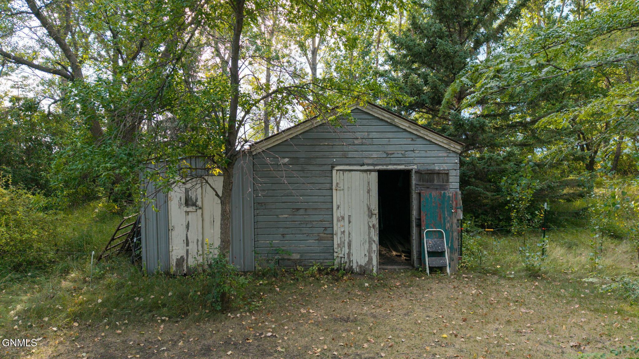main property photo 11