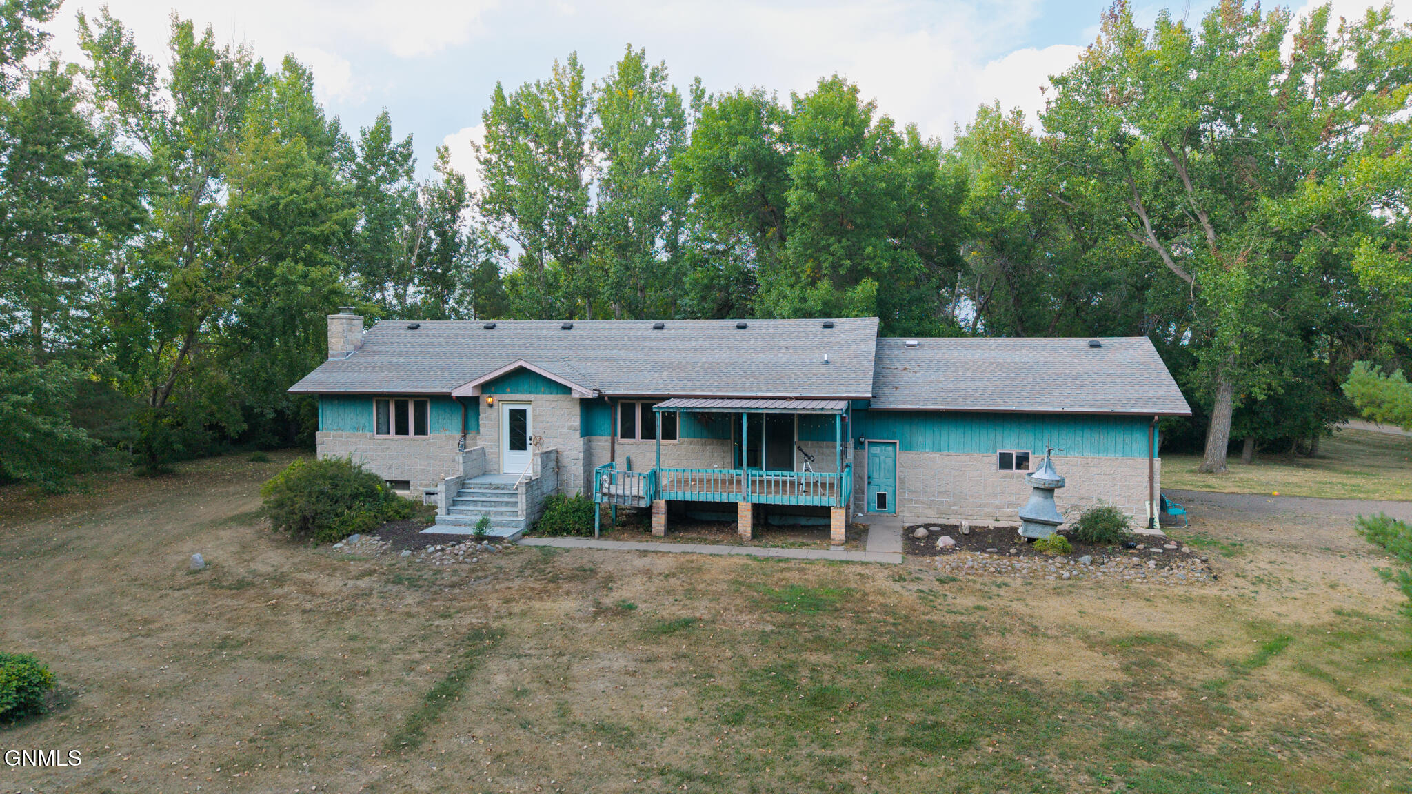 main property photo 12