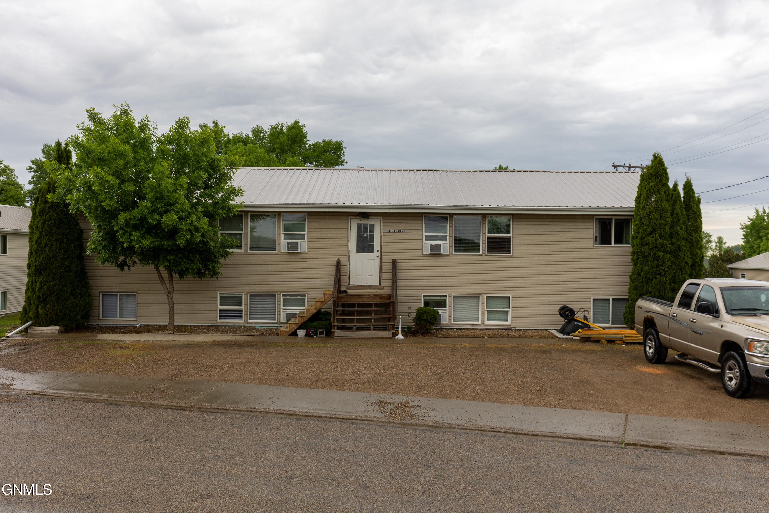 main property photo 11