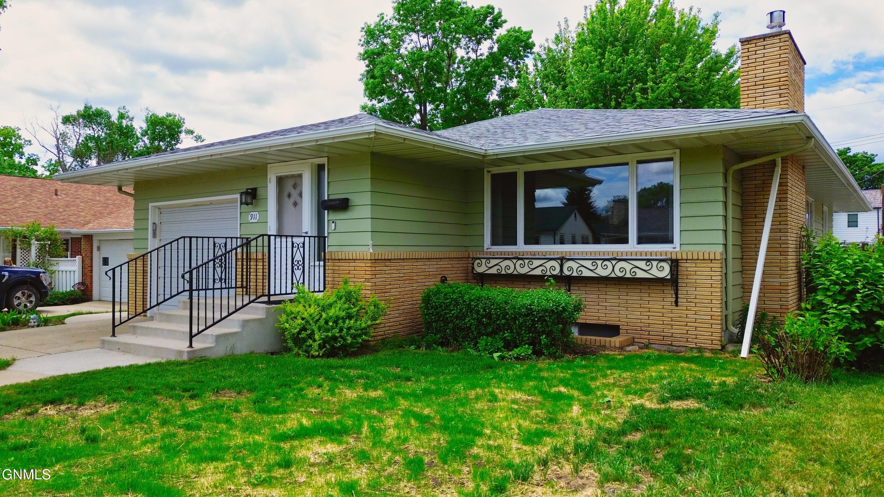 main property photo 4