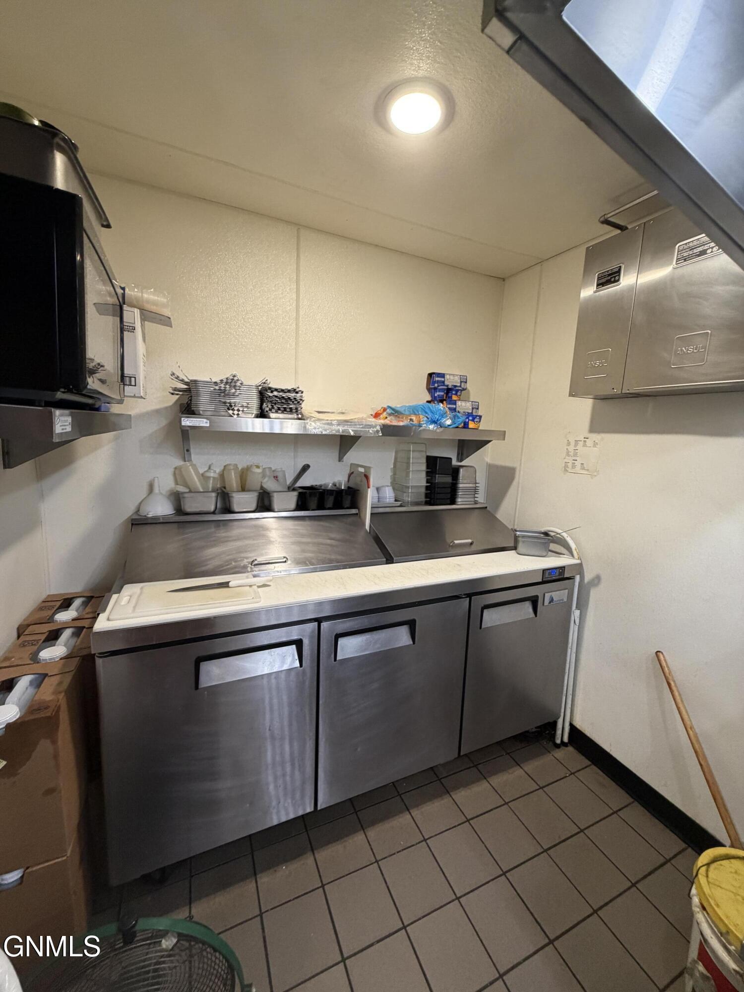 property viewer photo 18
