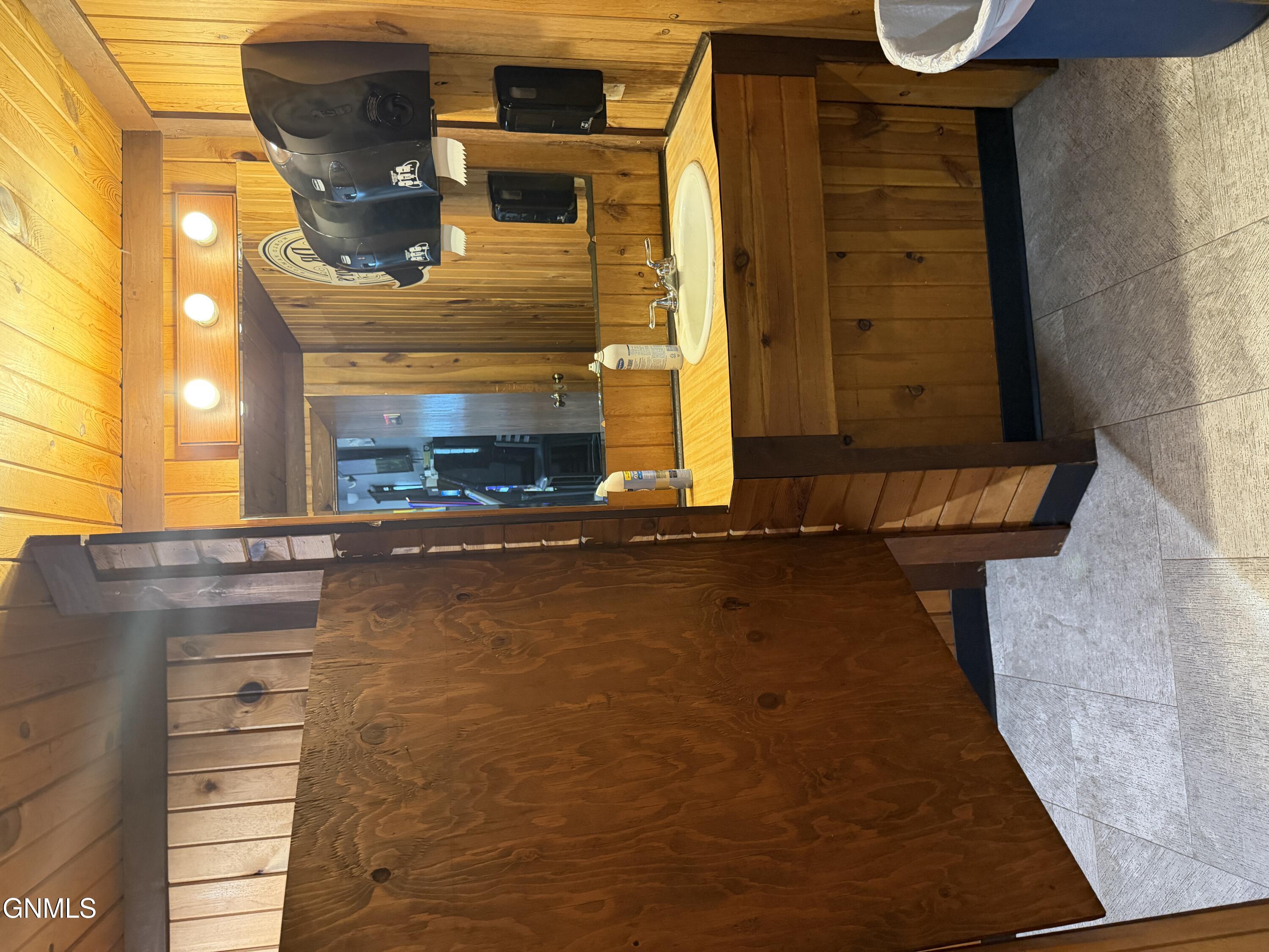 property viewer photo 23