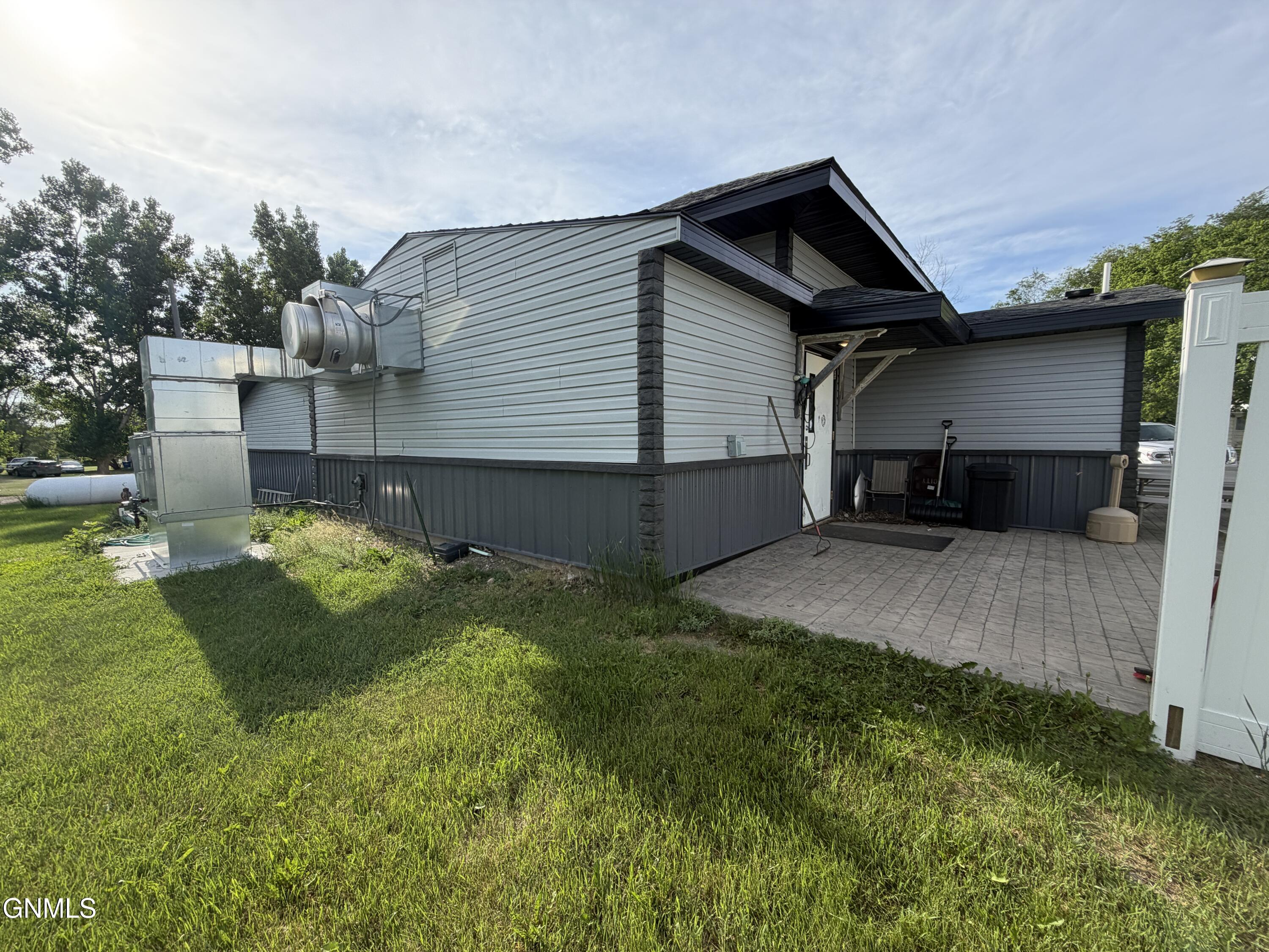 property viewer photo 3