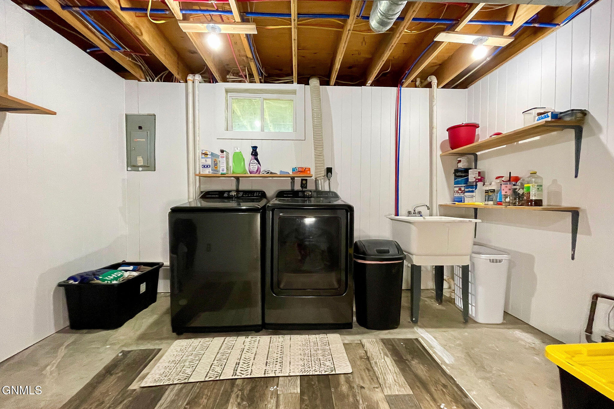main property photo 37