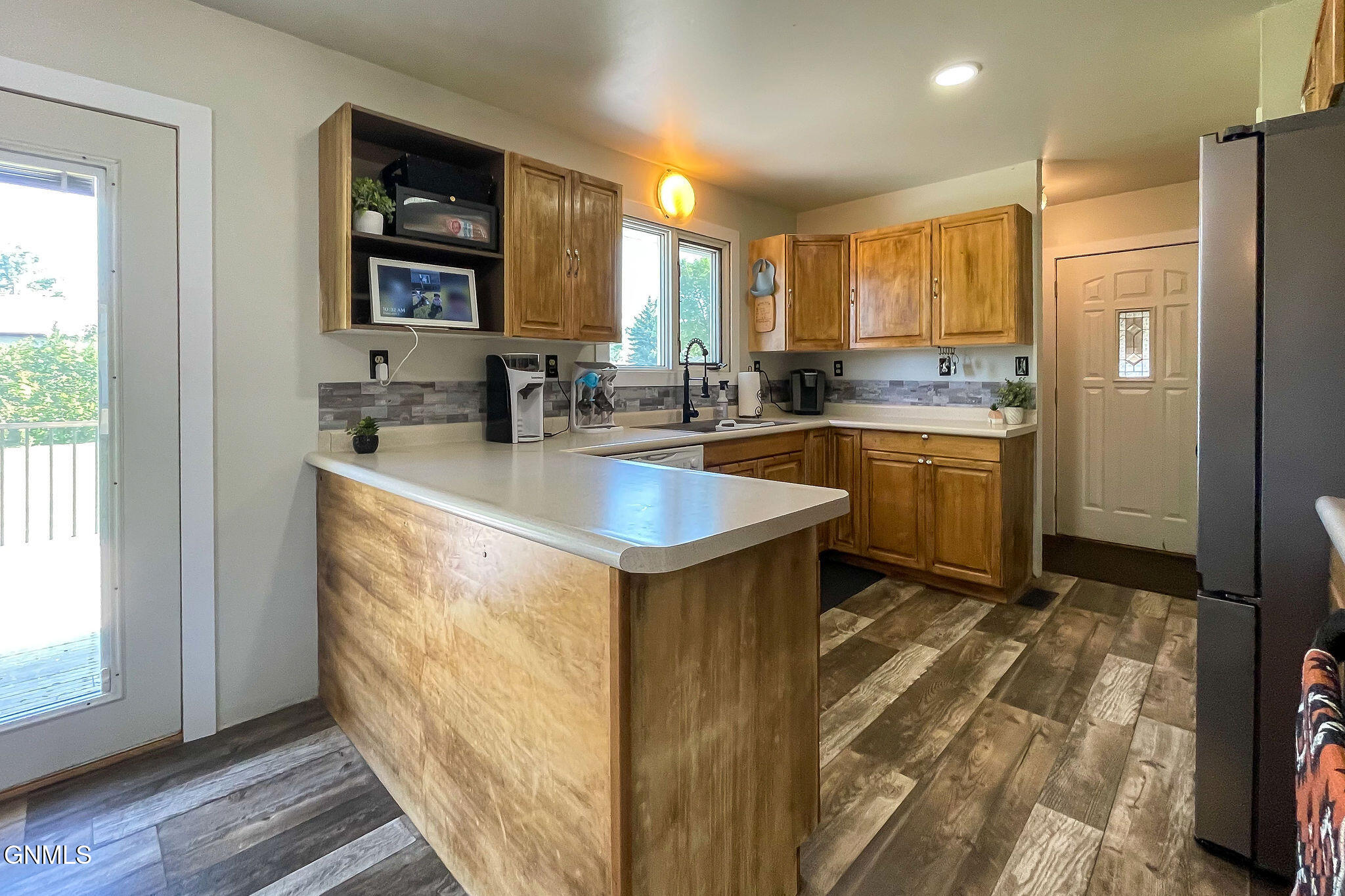 main property photo 8