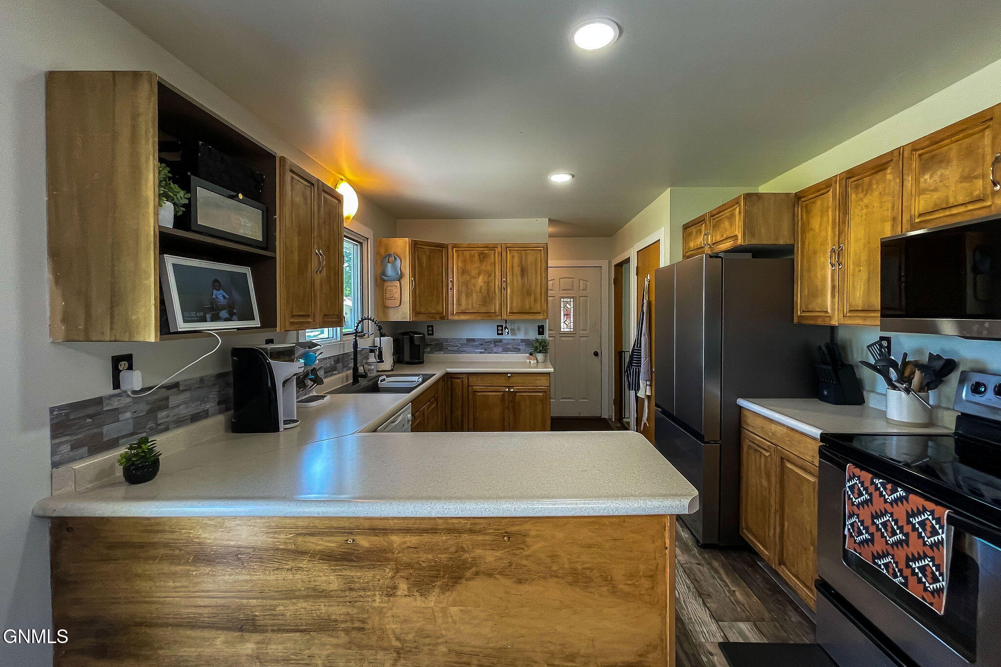 main property photo 9