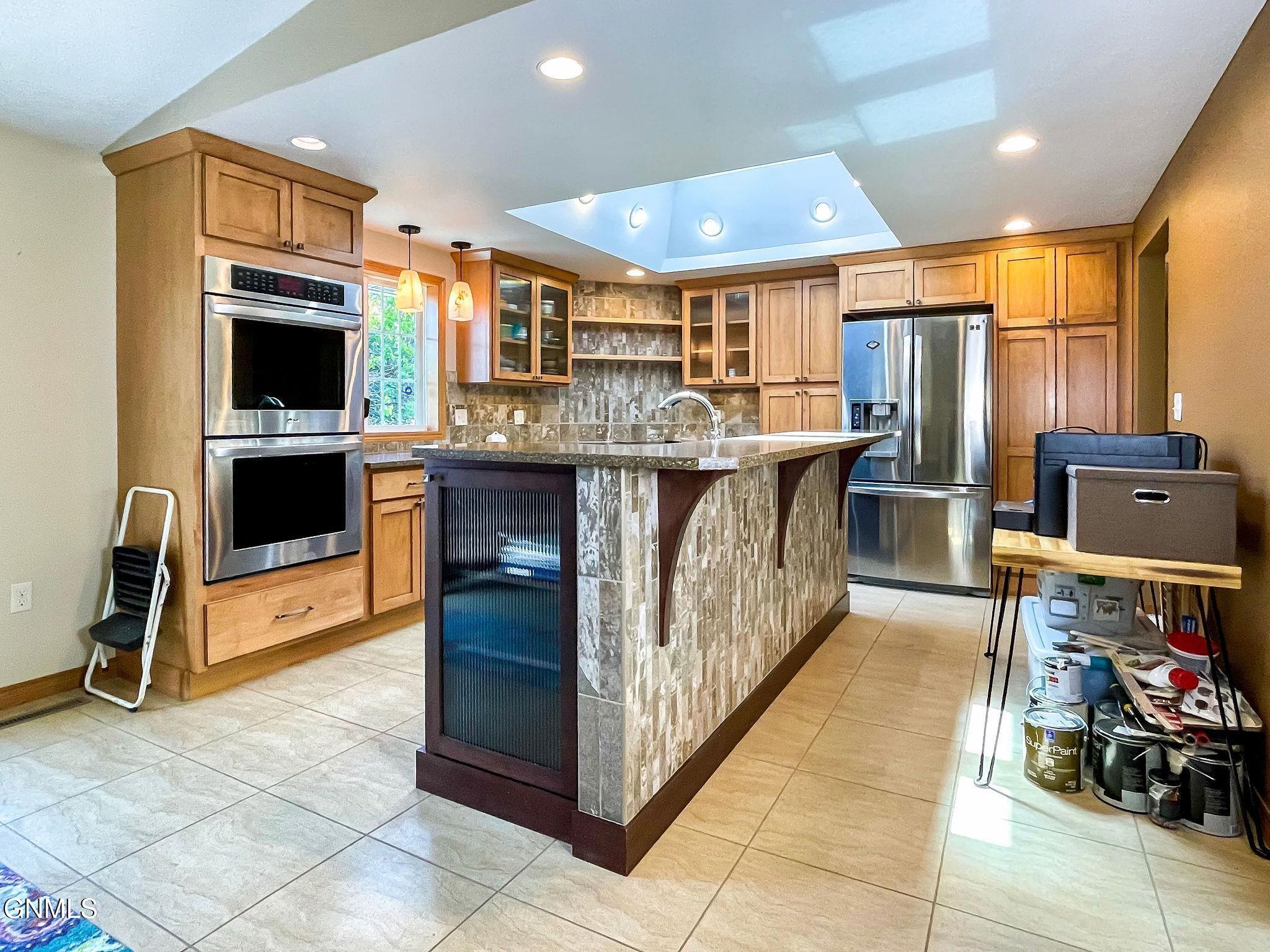 main property photo 10