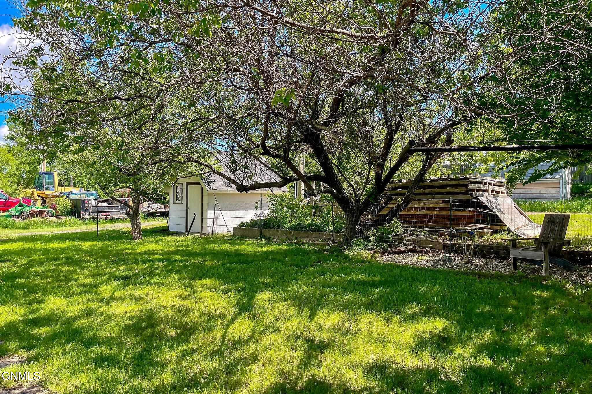 main property photo 45