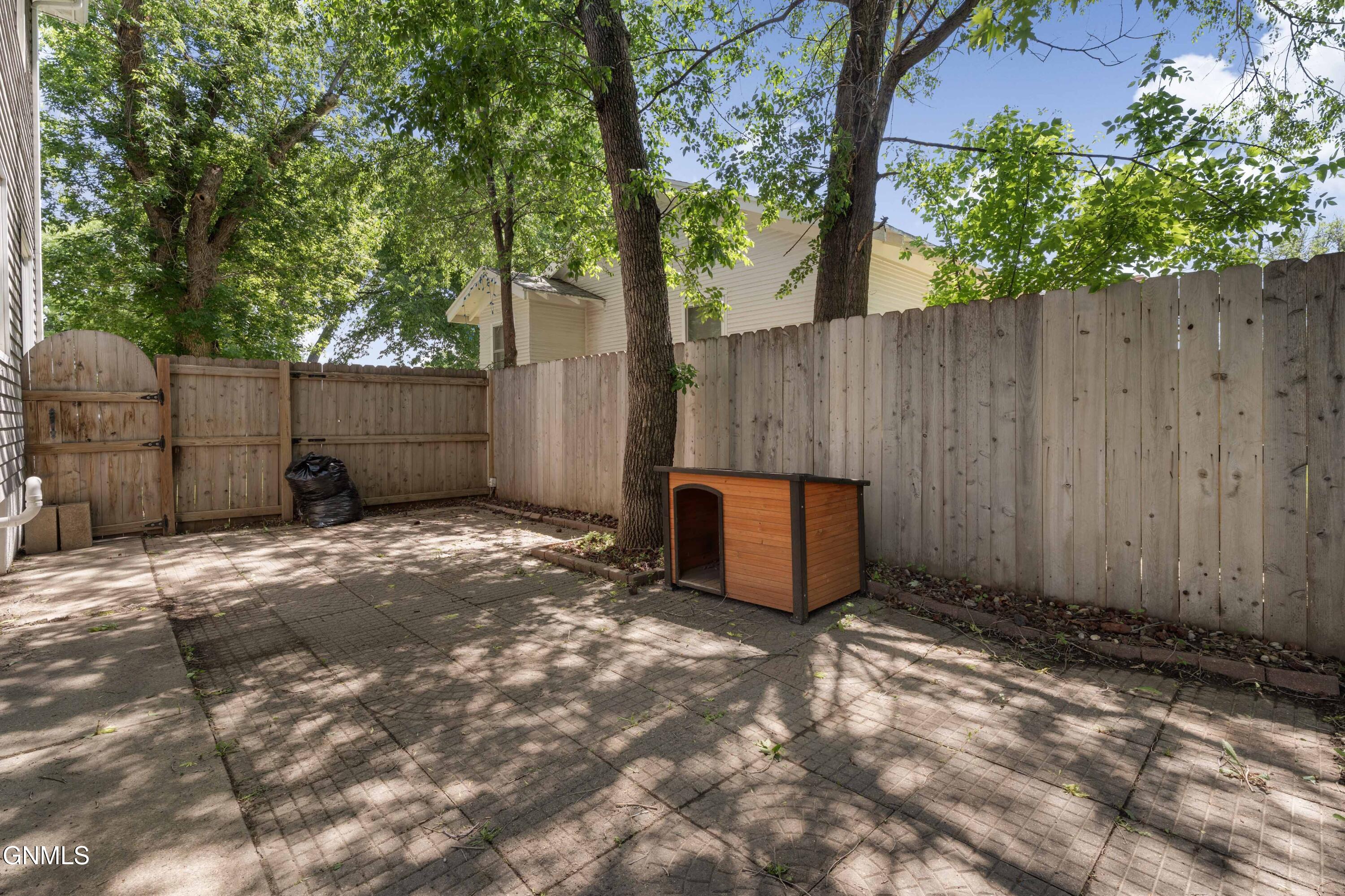 main property photo 29