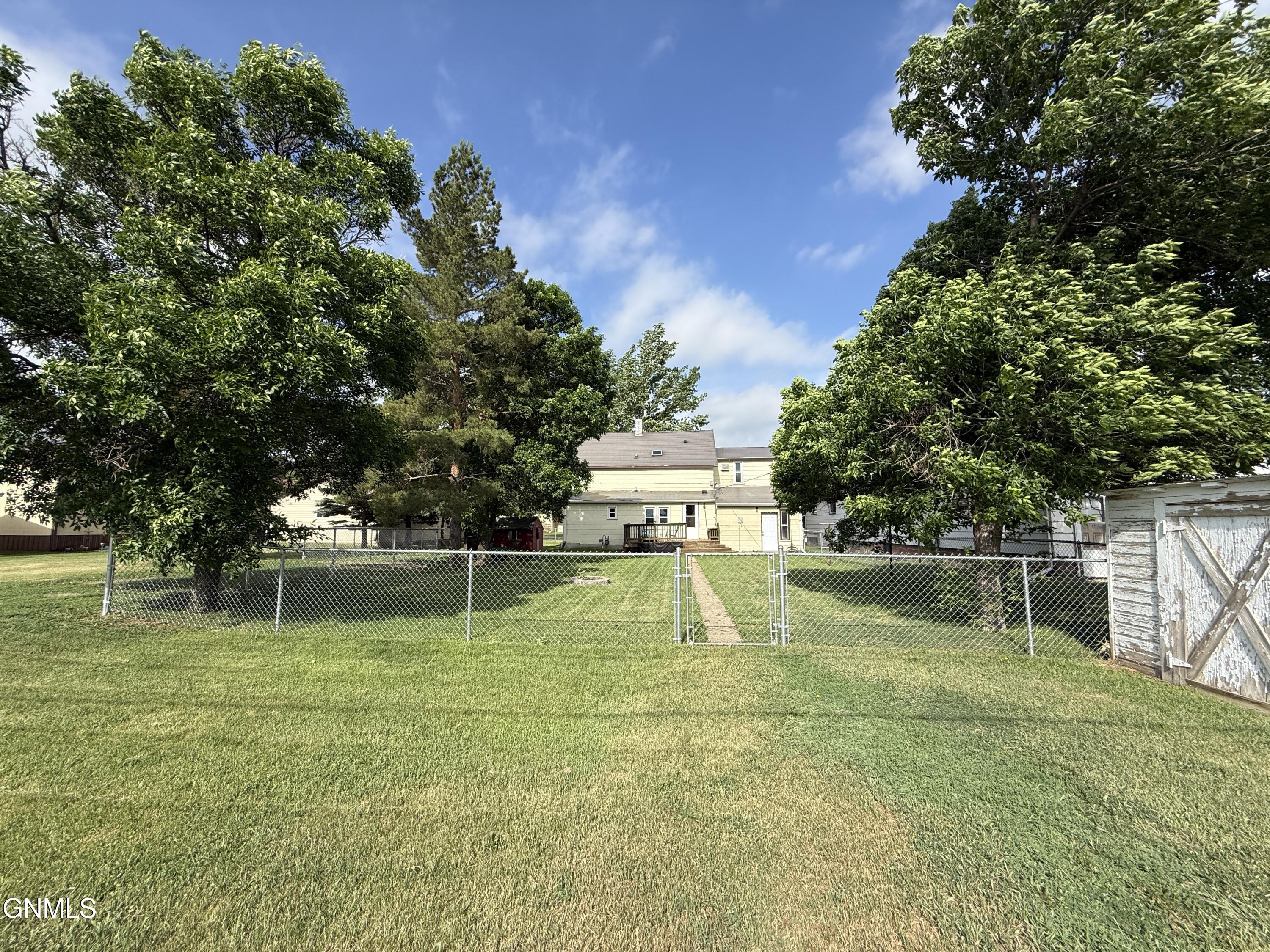 main property photo 41