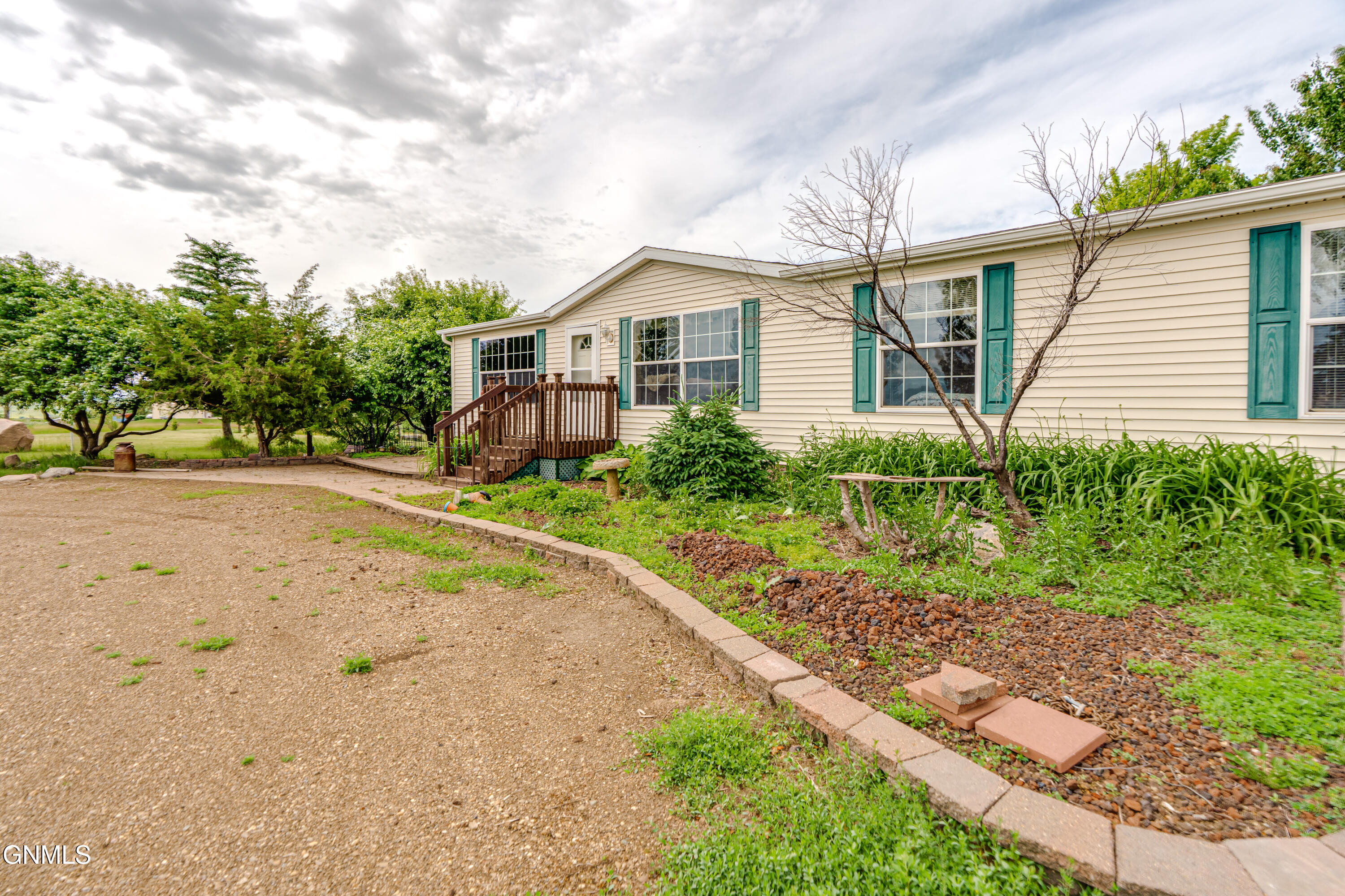 main property photo 29