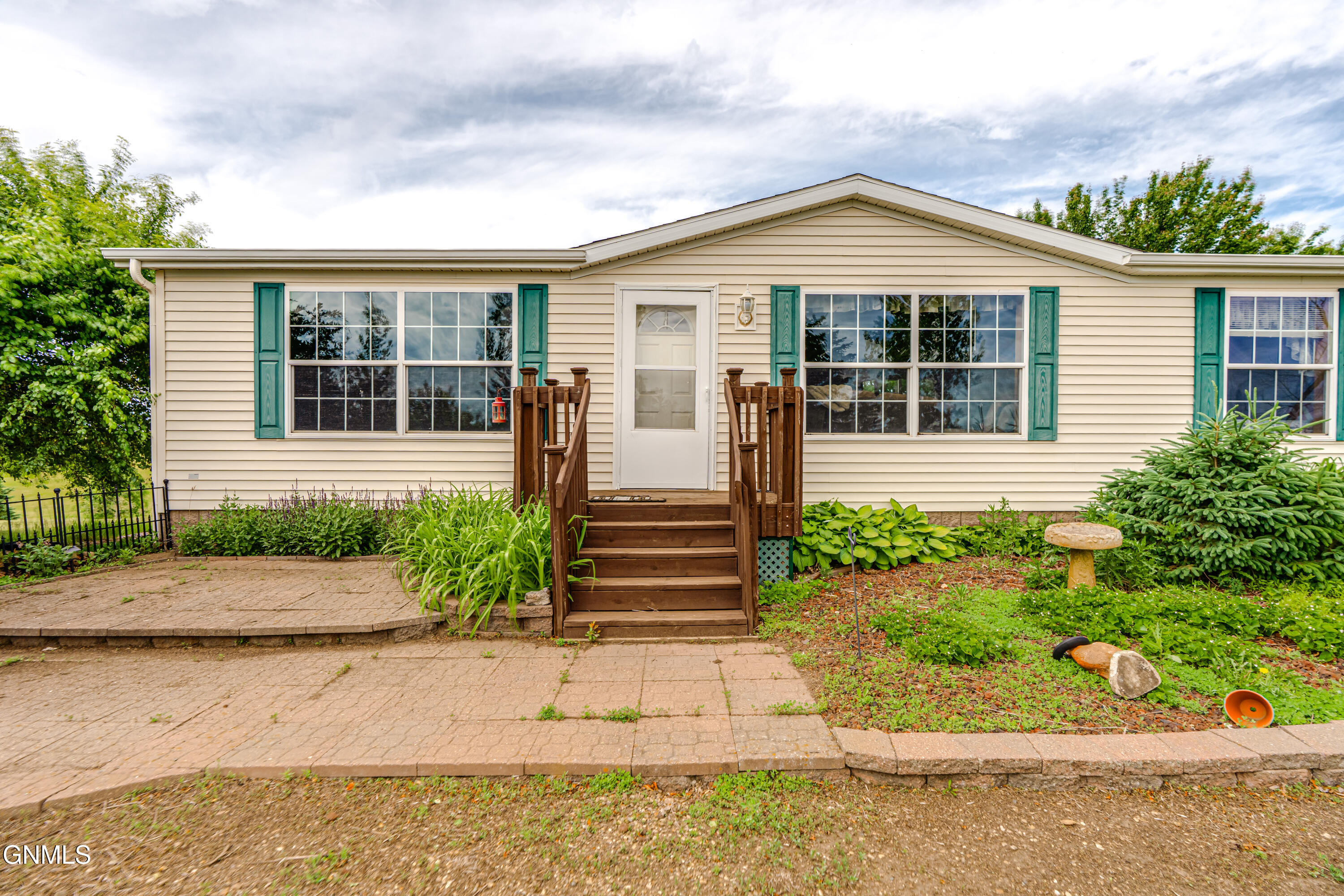 main property photo 30