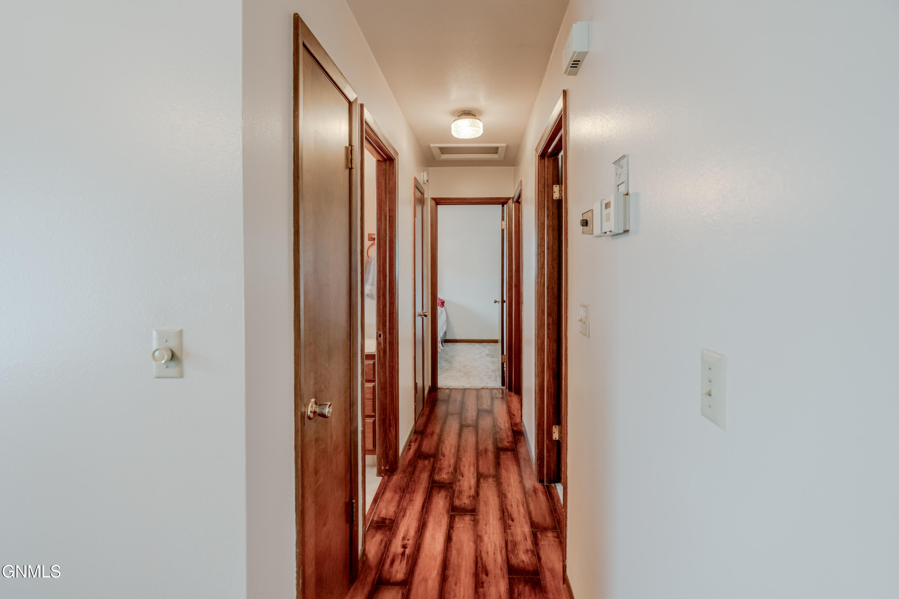 property viewer photo 18