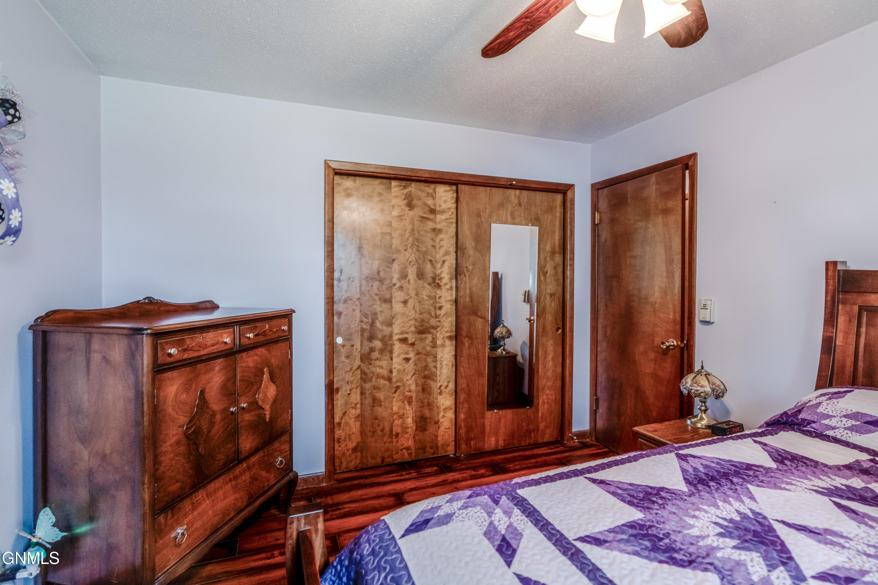 property viewer photo 25