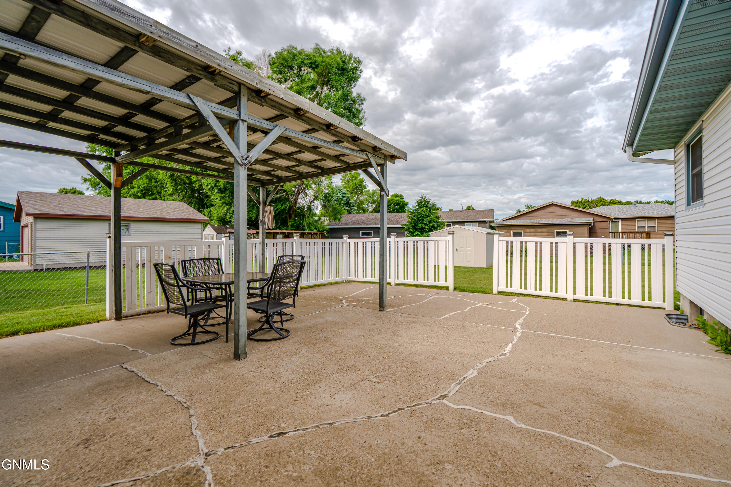 property viewer photo 4
