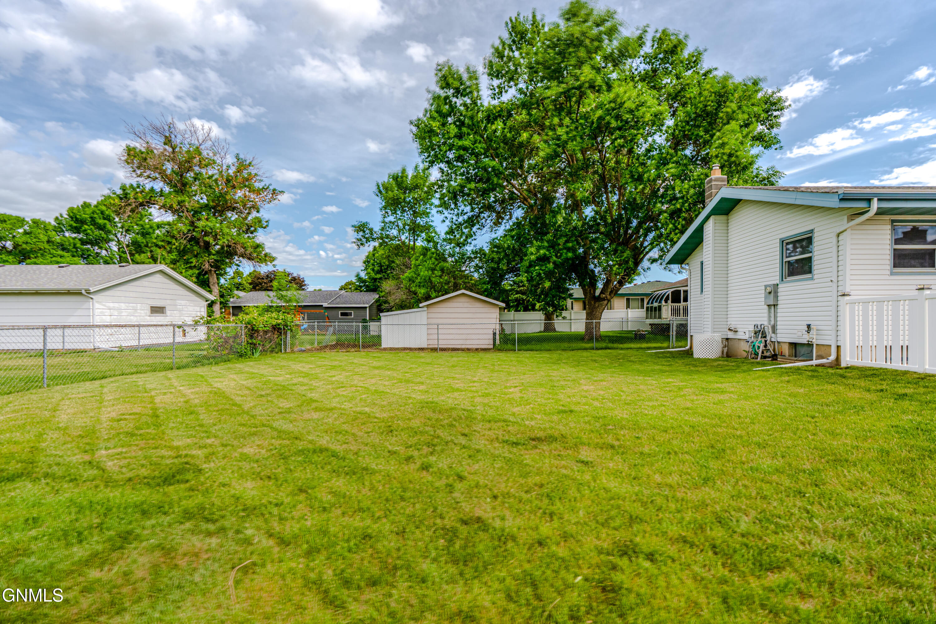 property viewer photo 59