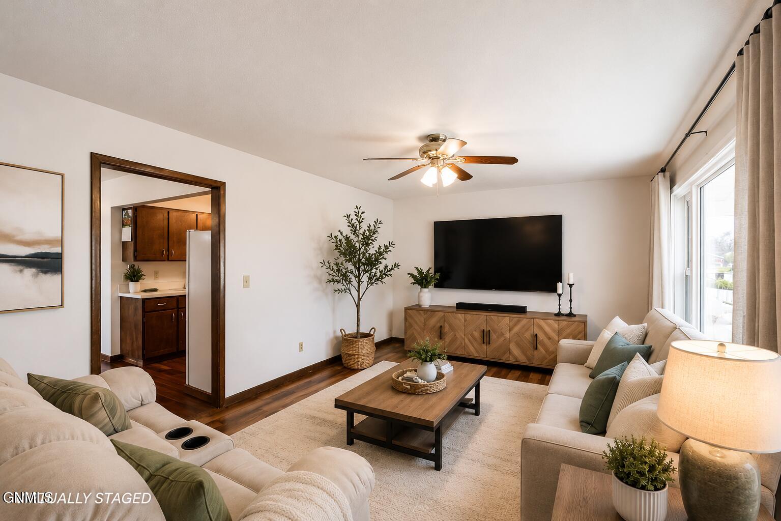 property viewer photo 6