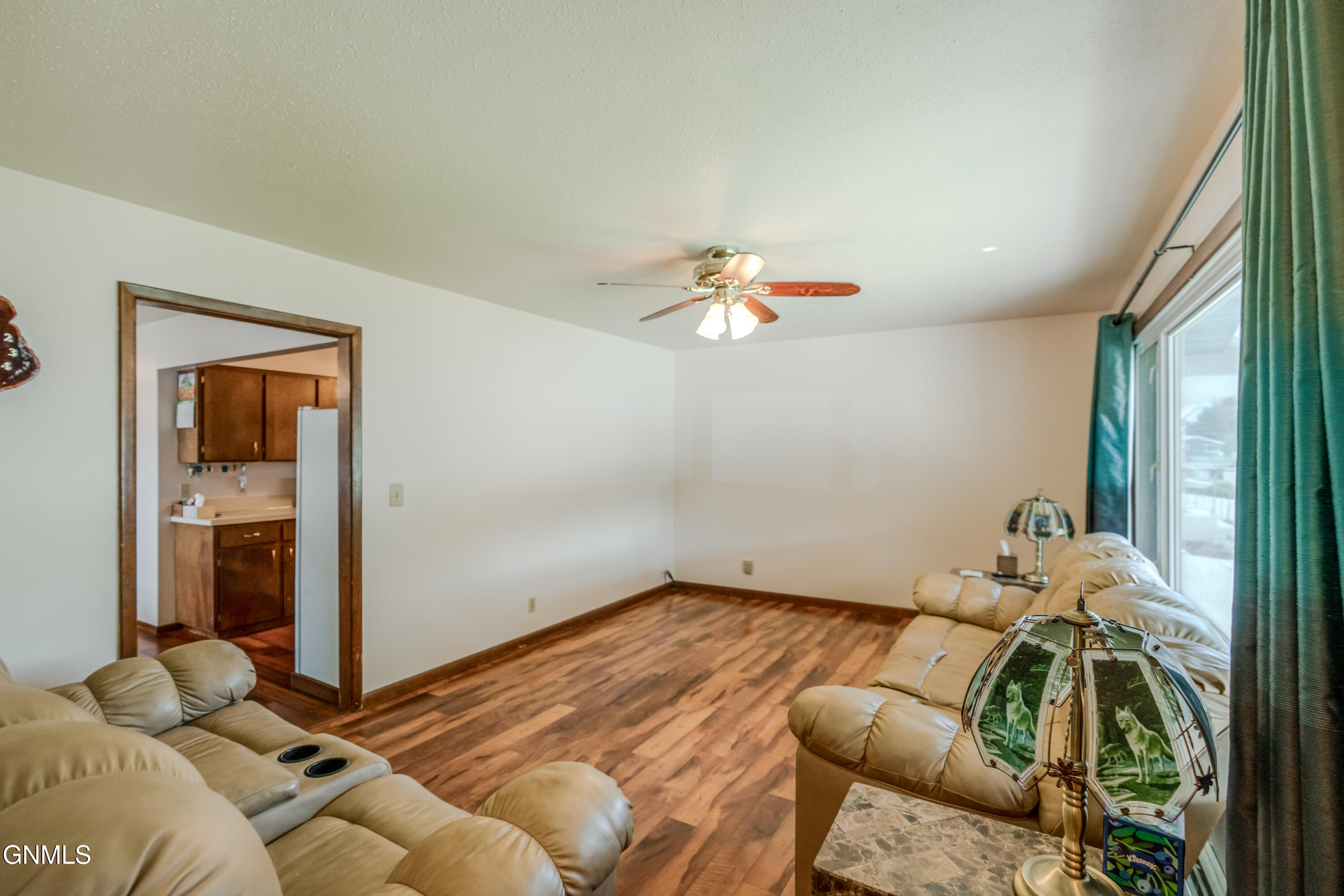 property viewer photo 7