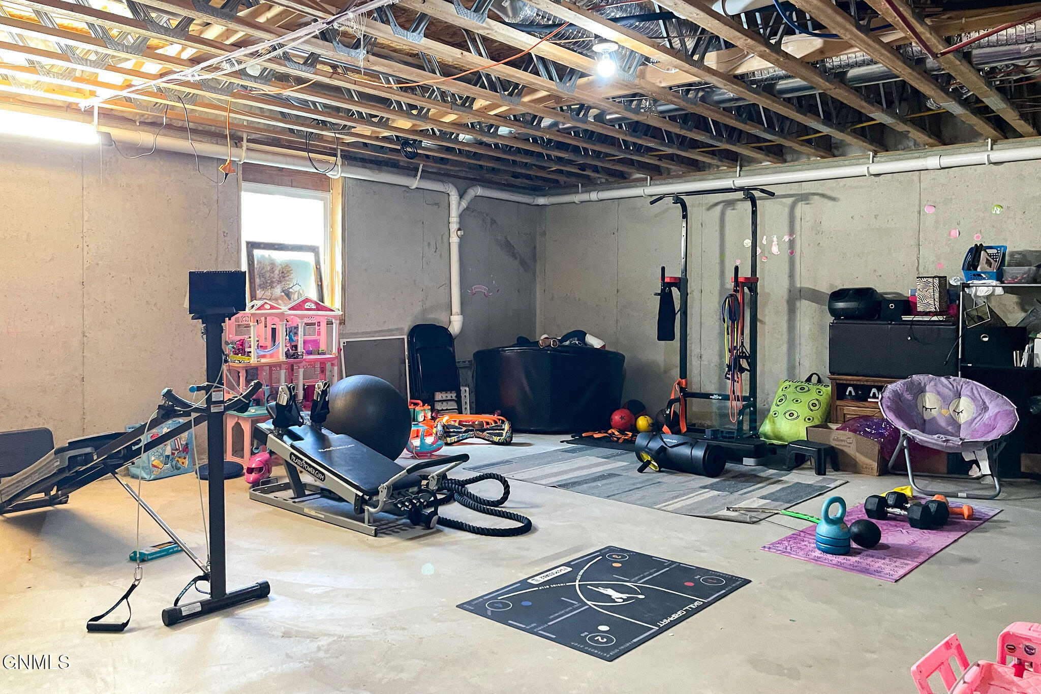 main property photo 35