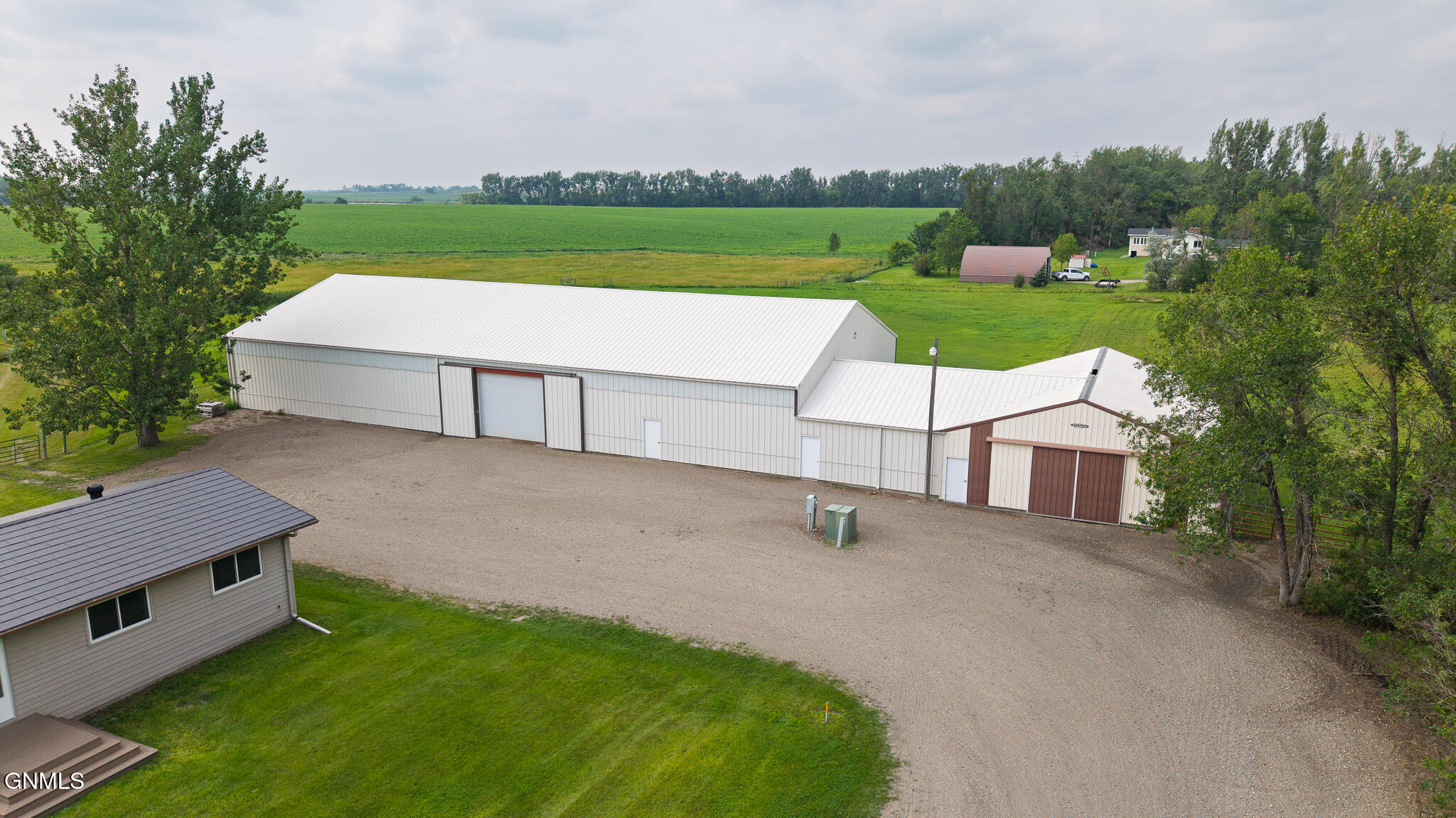 main property photo 5
