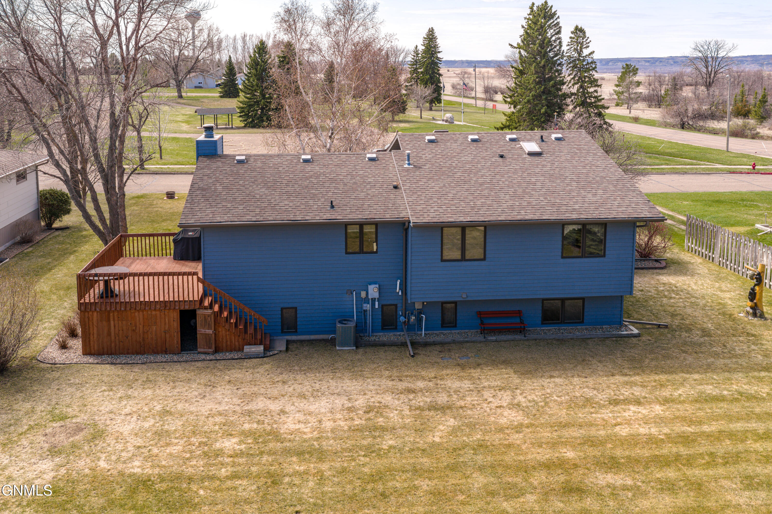 main property photo 74