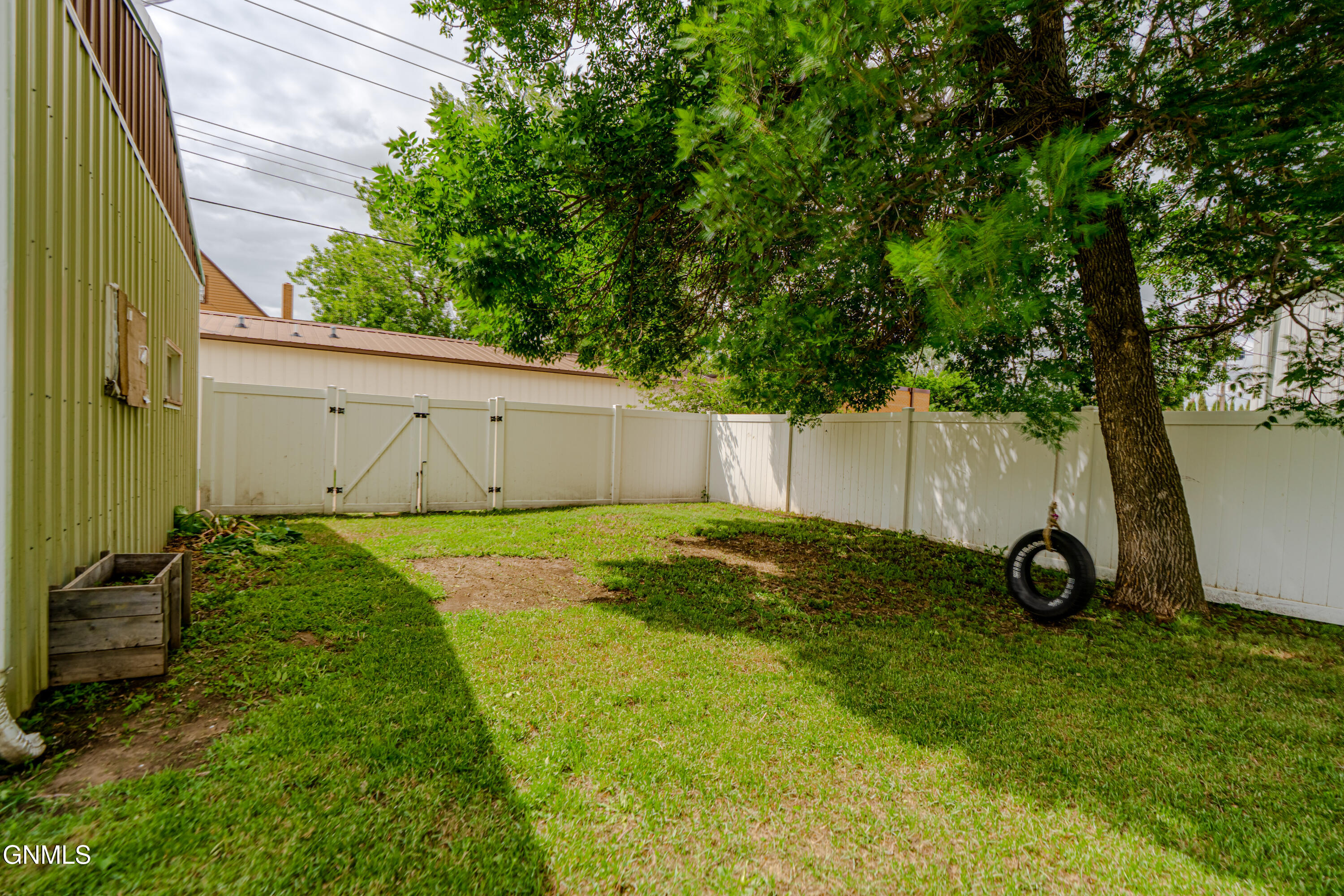 main property photo 71