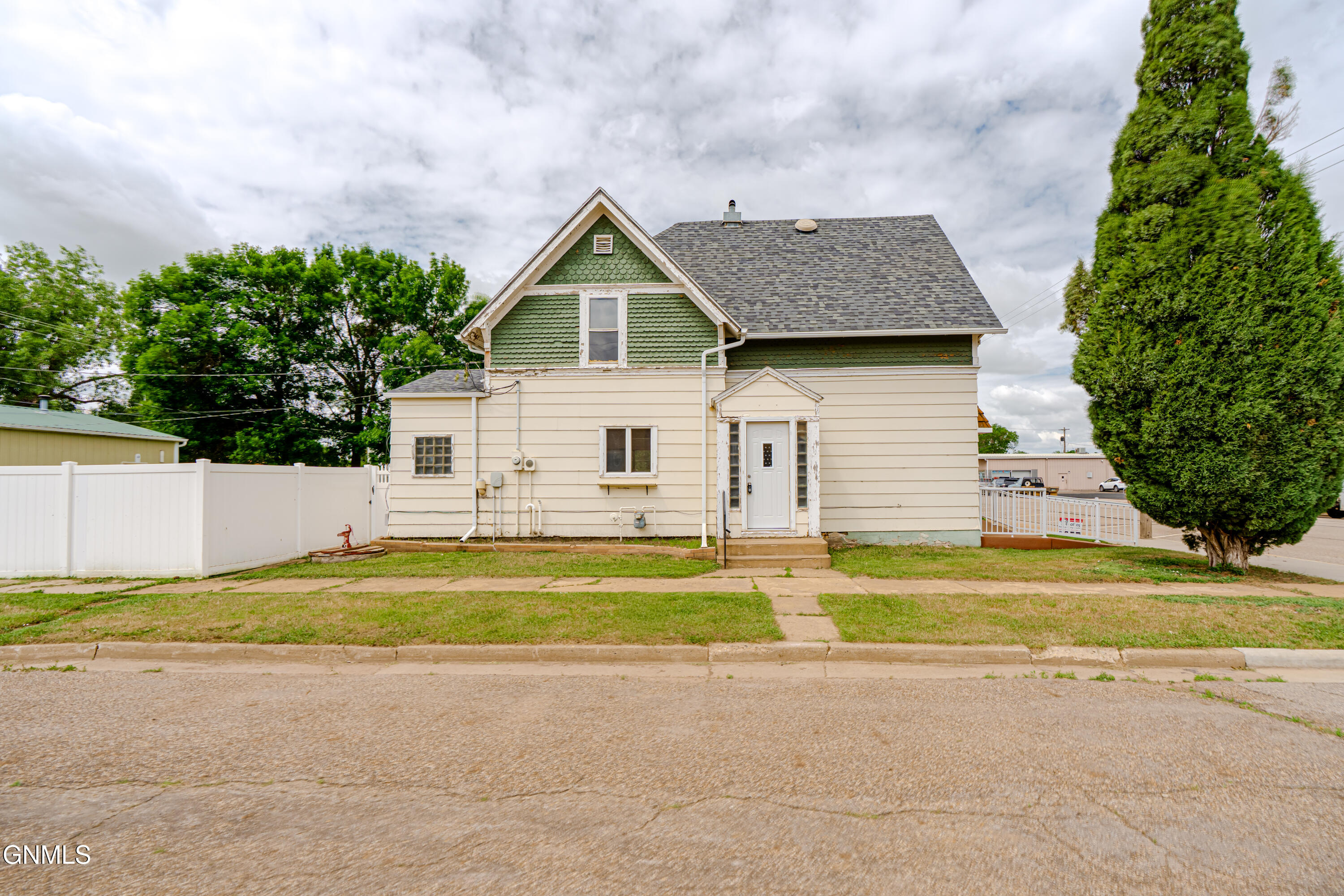 main property photo 79